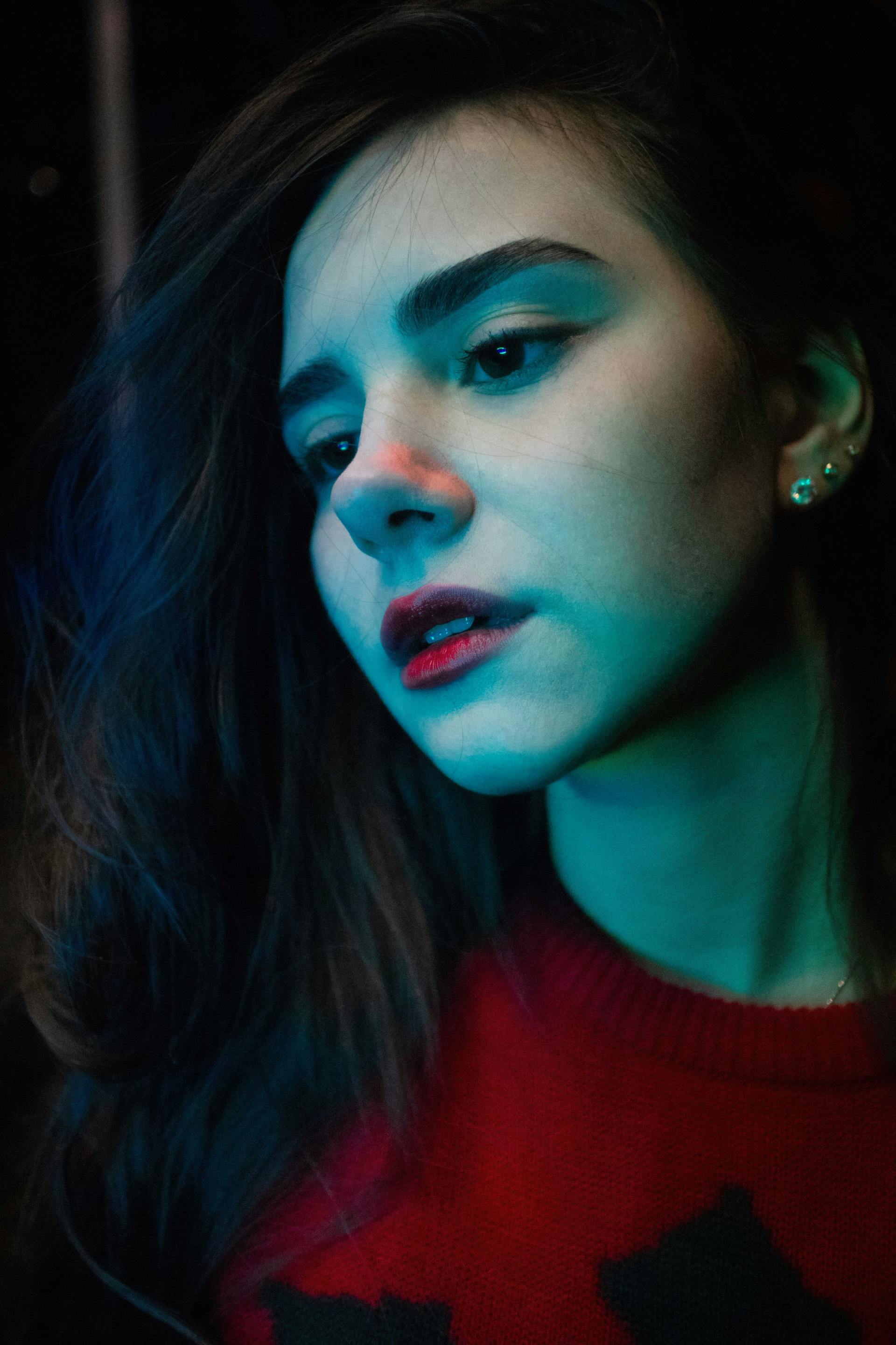 A serious and thoughtful woman | Source: Pexels