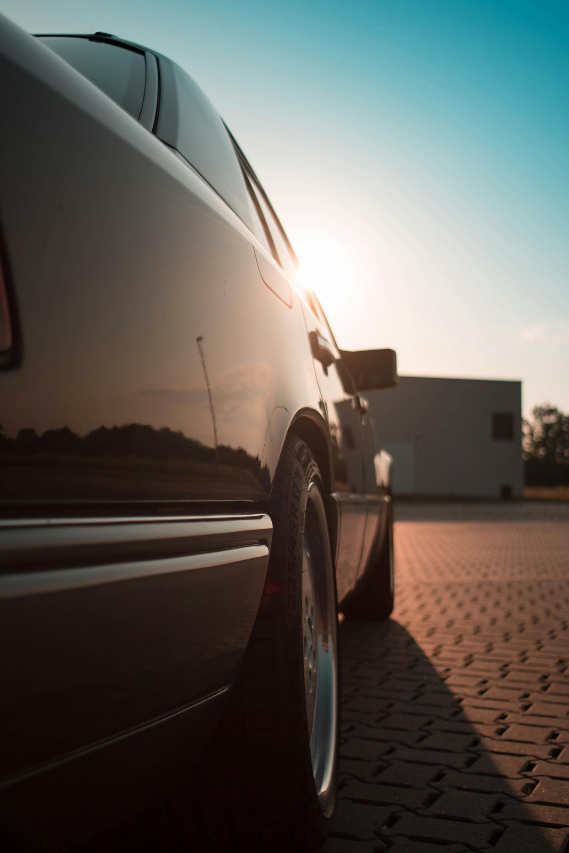A car on a pavement | Source: Pexels