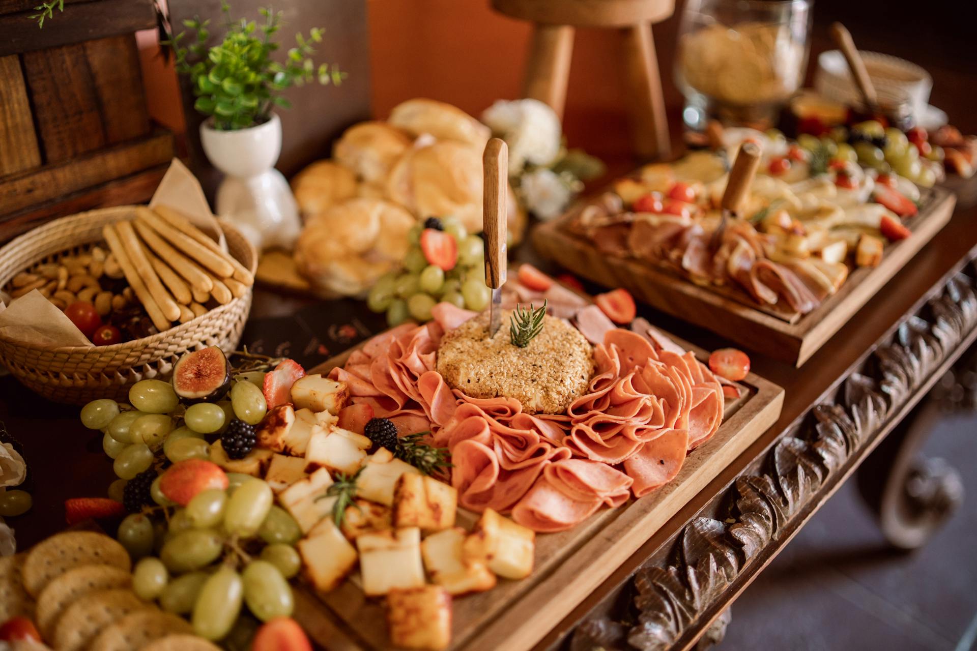 Food at a wedding | Source: Pexels