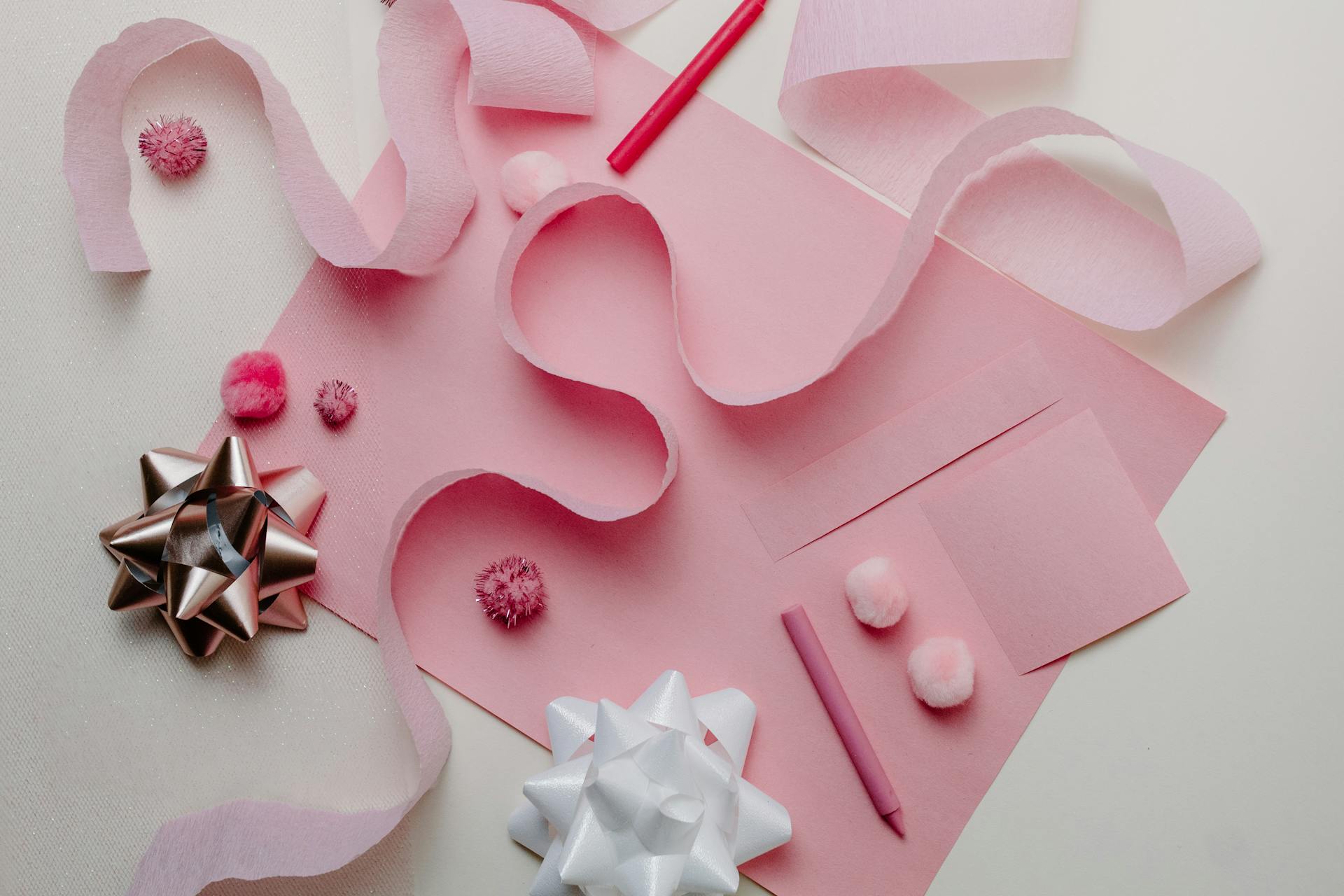 Miscellaneous craft supplies and decorations | Source: Pexels
