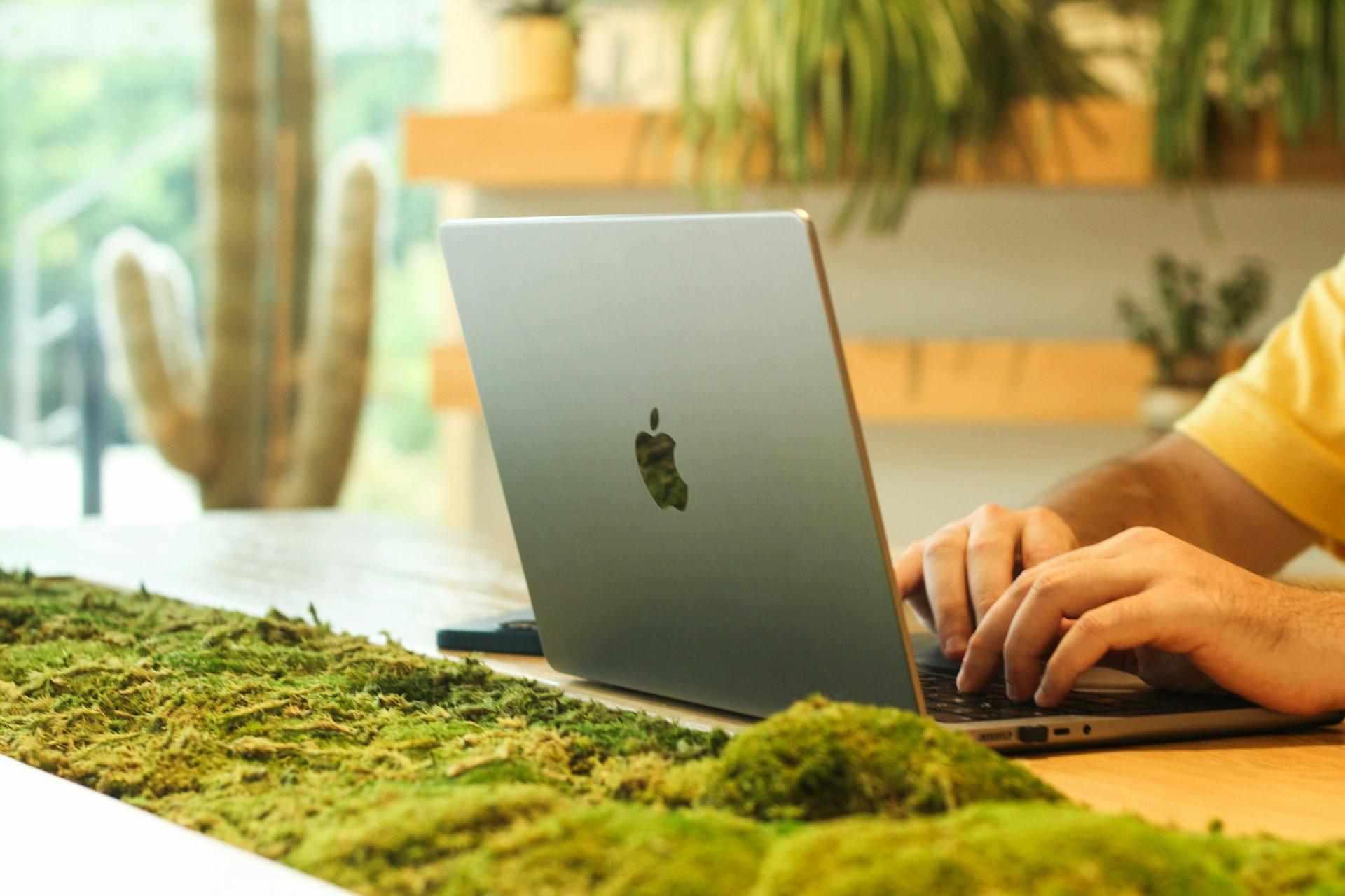 A man using his laptop | Source: Pexels