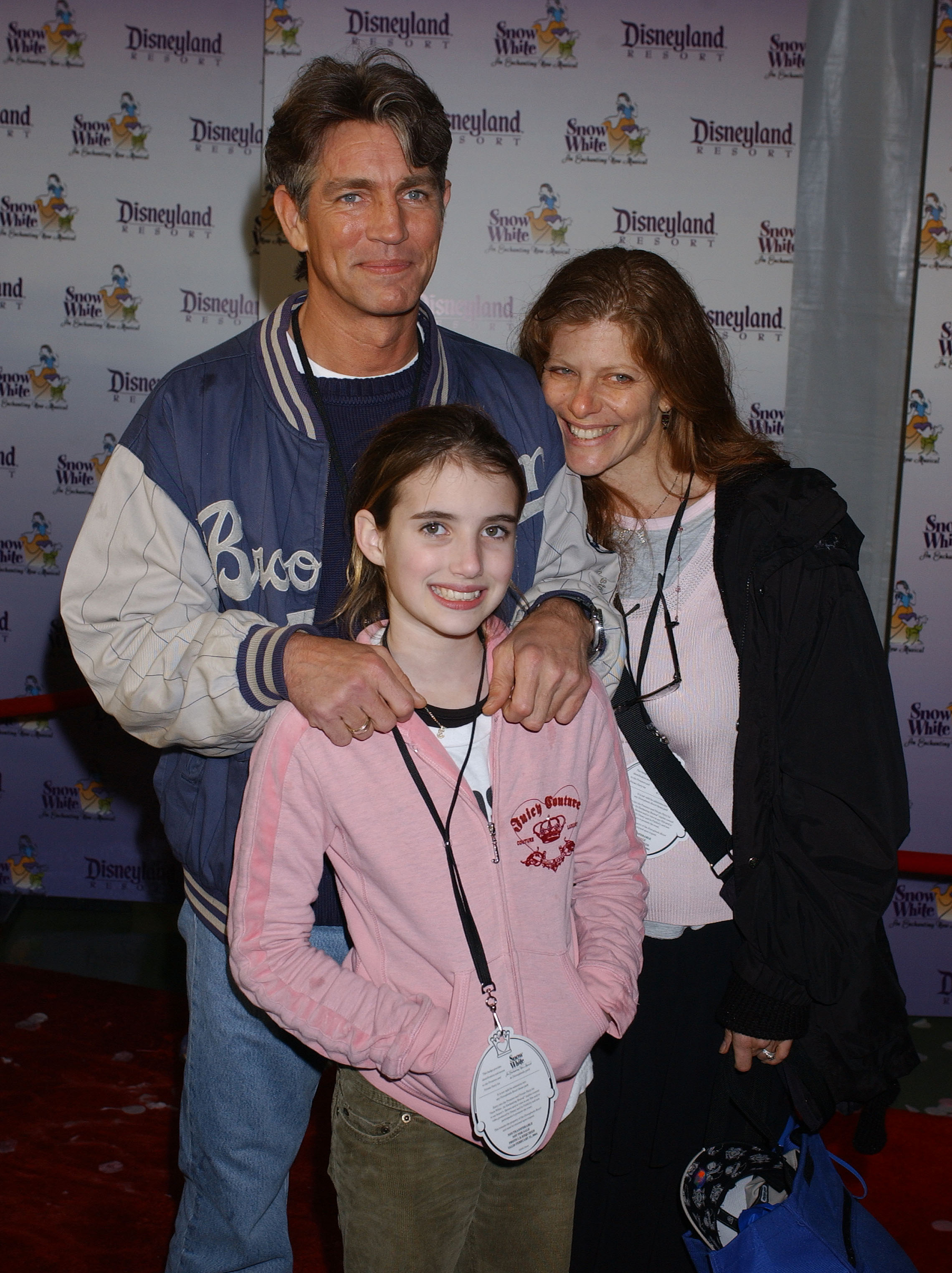 The actor, his daughter and his wife at the "Snow White - An Enchanting New Musical" premiere. | Source: Getty Images