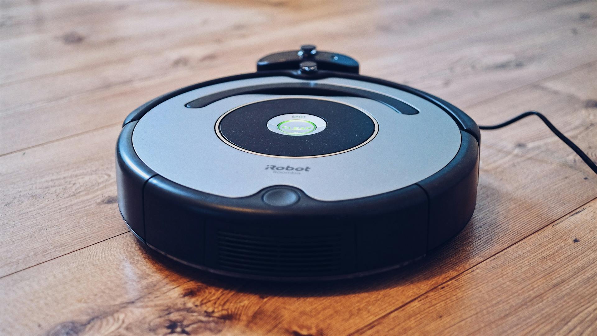 A robot vacuum cleaner | Source: Pexels