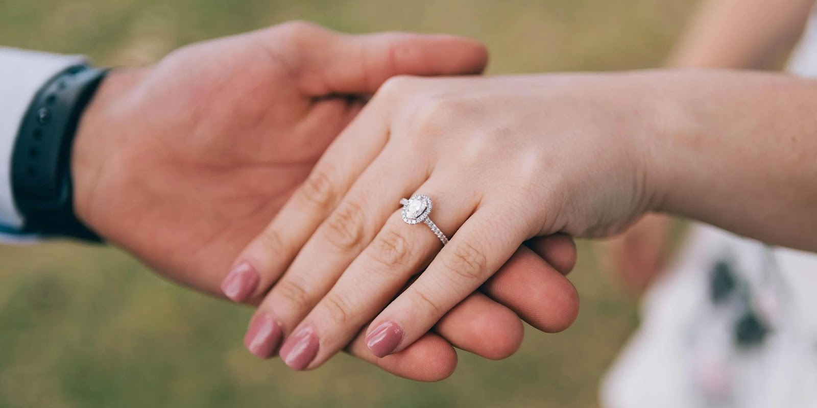 Engagement ring. | Source: Pexels