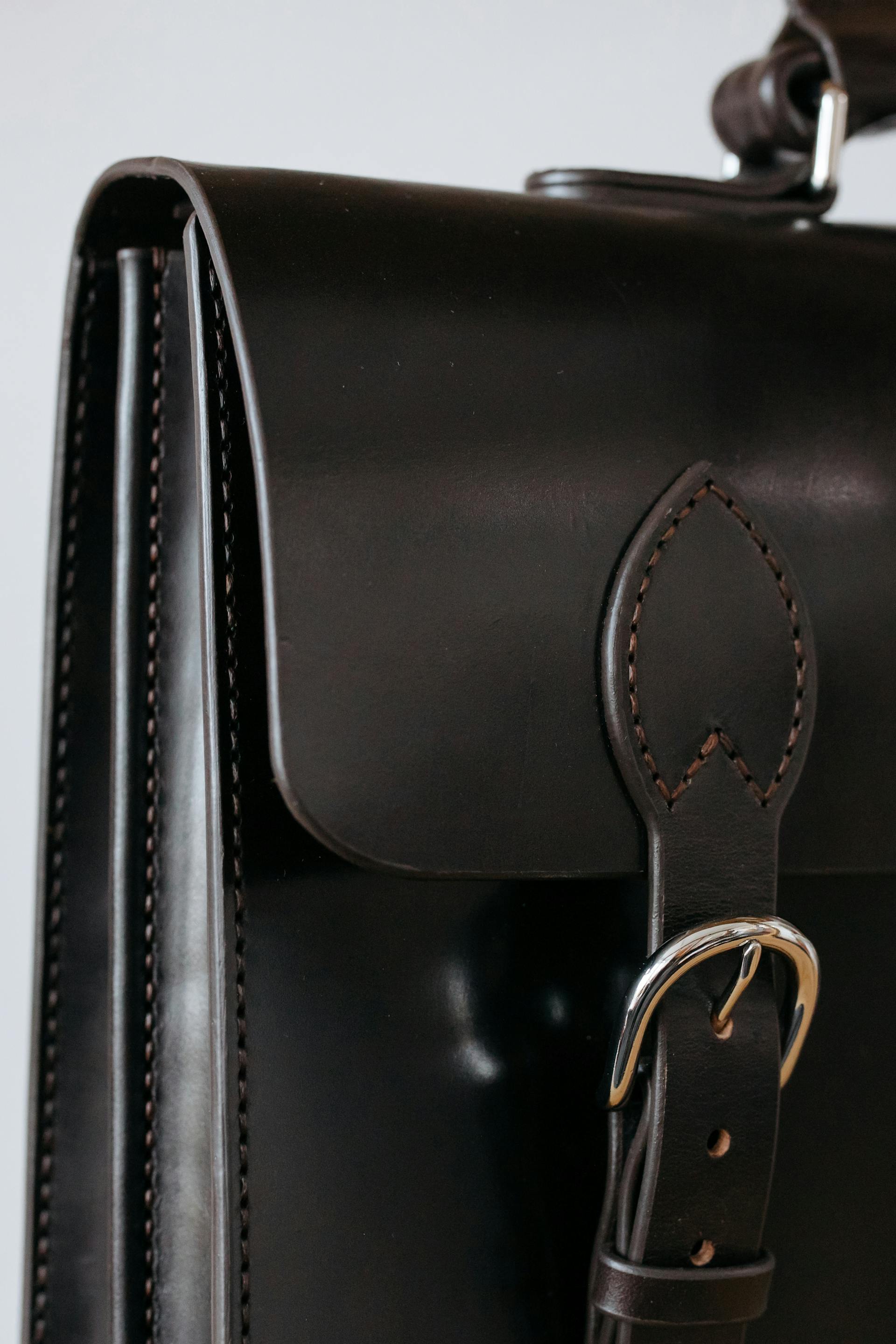 Close up of a leather briefcase | Source: Pexels