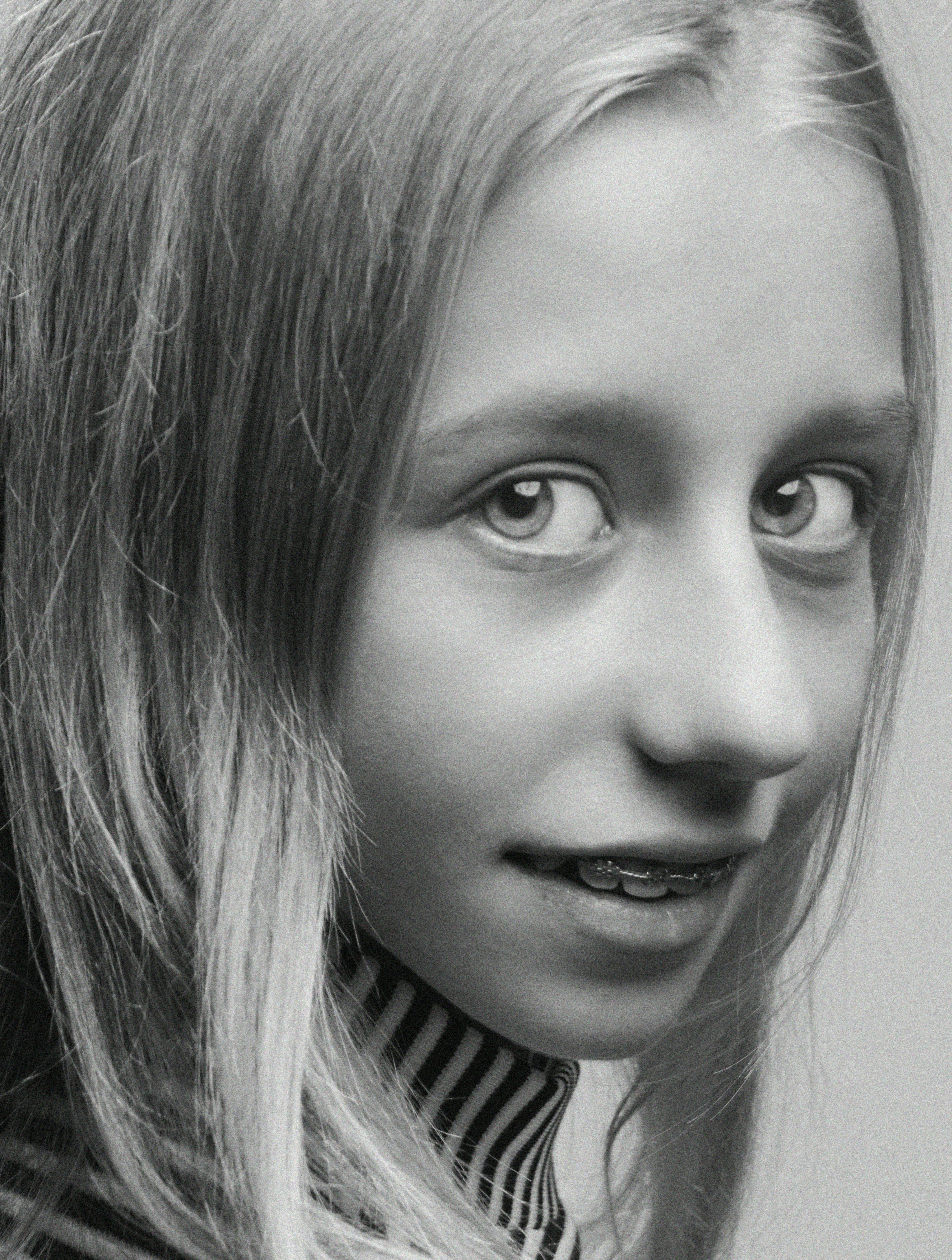A girl with braces | Source: Pexels