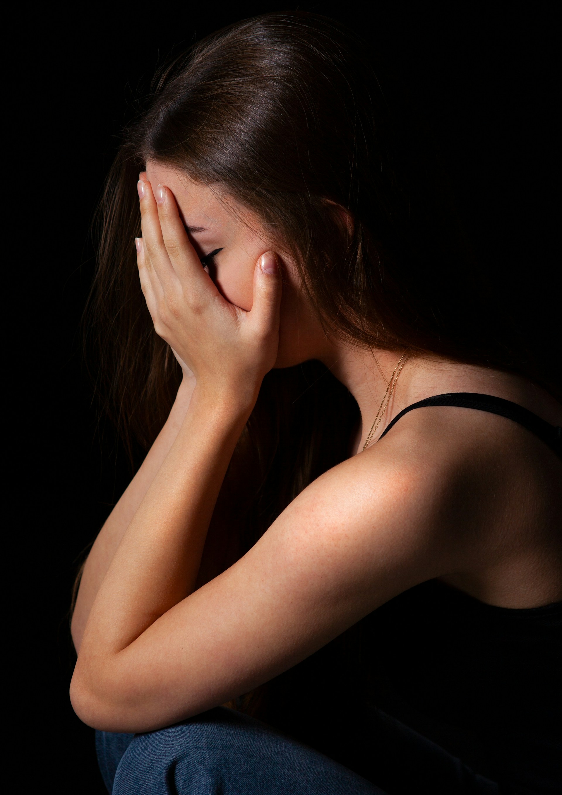 A distressed woman | Source: Unsplash