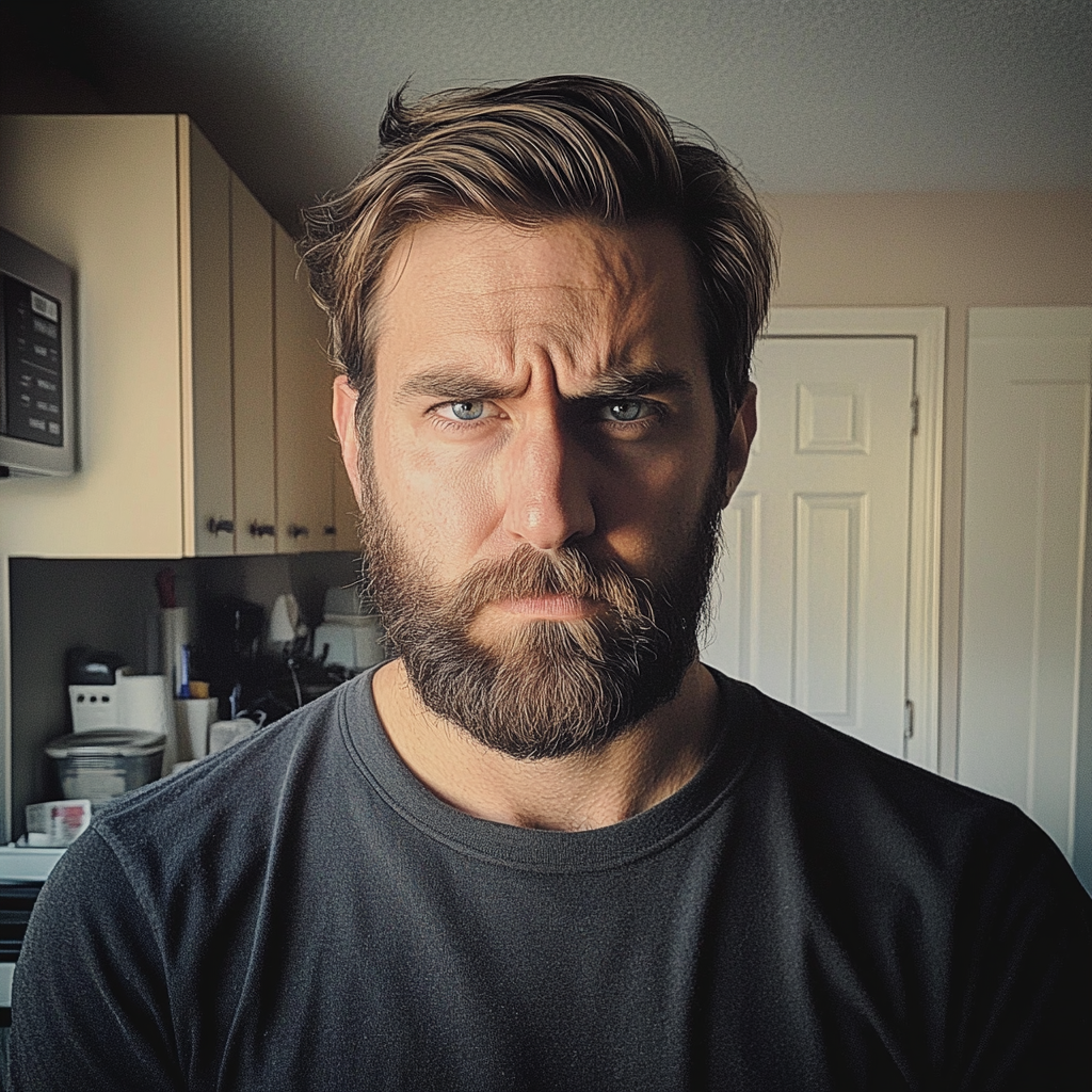 An angry man standing in a kitchen | Source: Midjourney