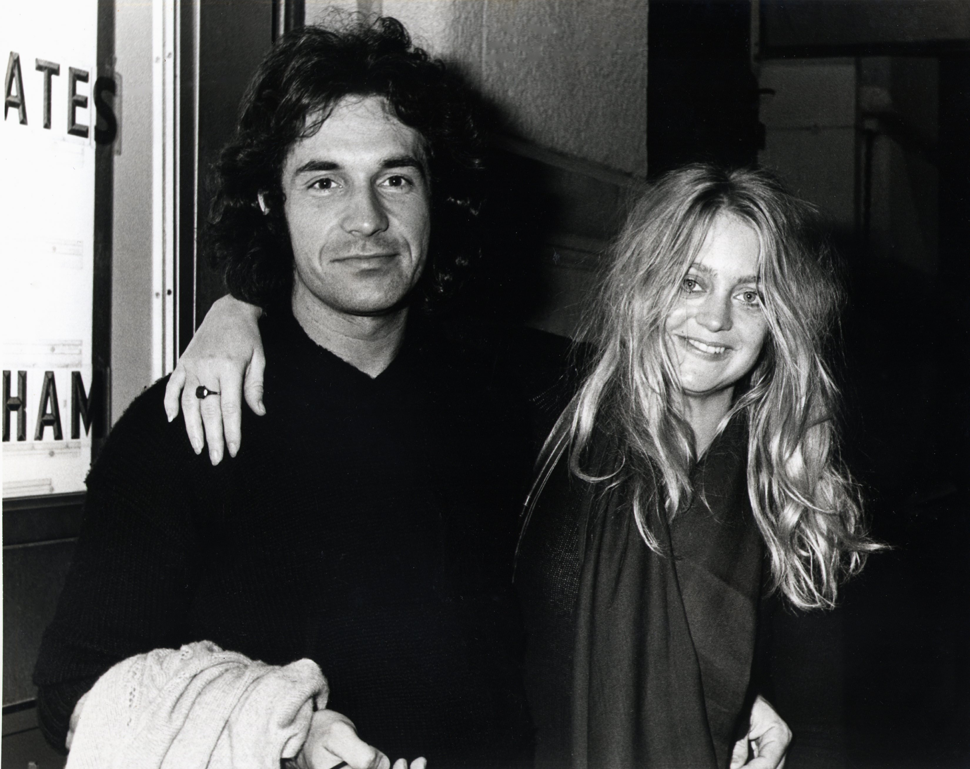Bill Hudson and Goldie Hawn, circa 1976. | Source: Getty Images