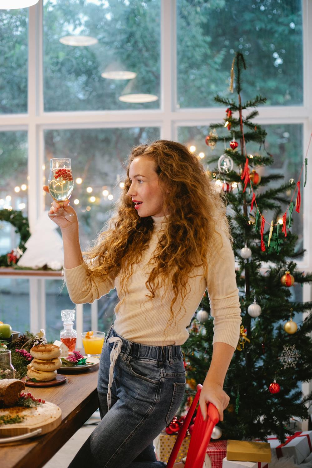 A woman celebrating Christmas | Source: Pexels