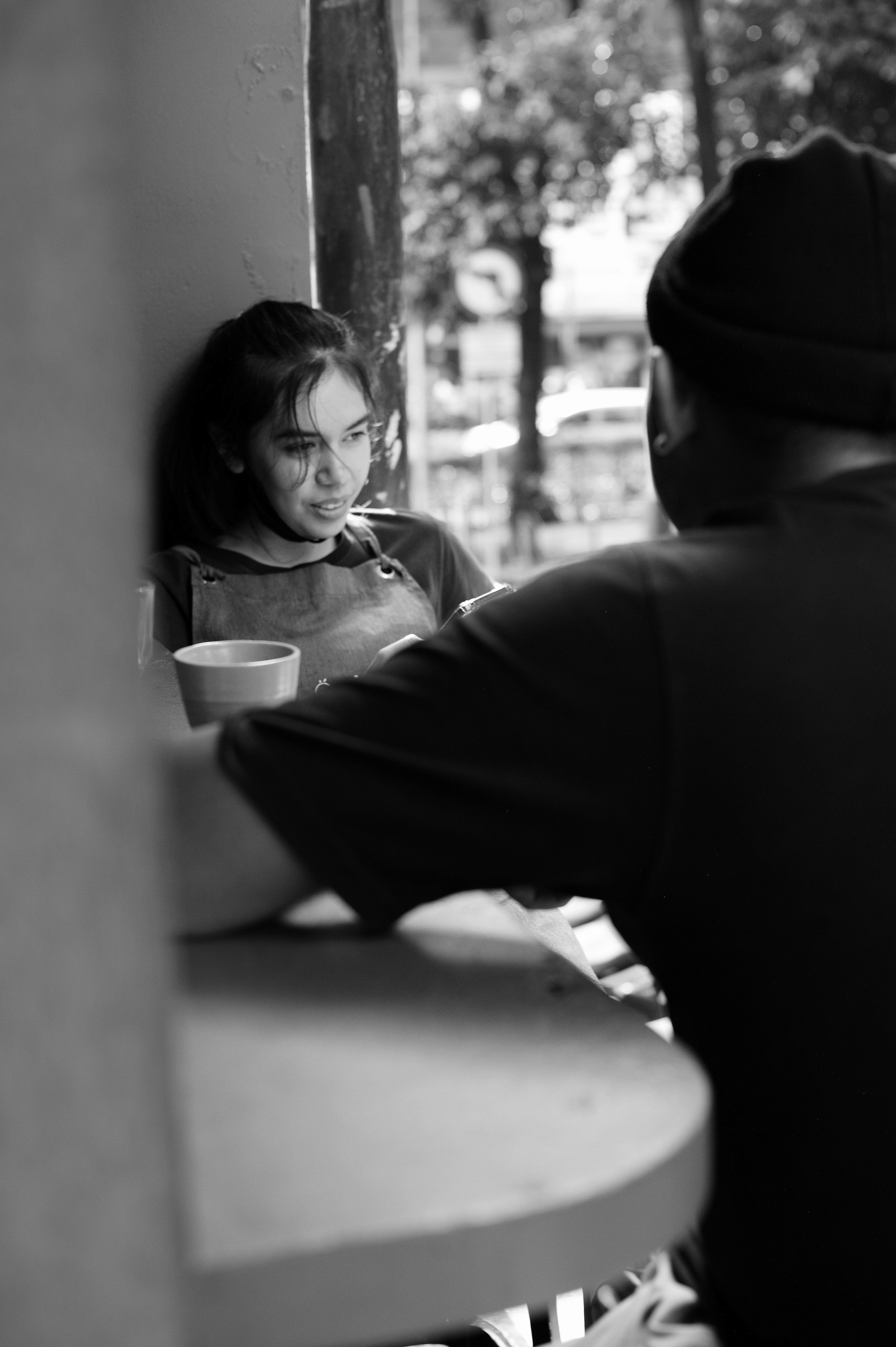A father talking to his daughter | Source: Unsplash