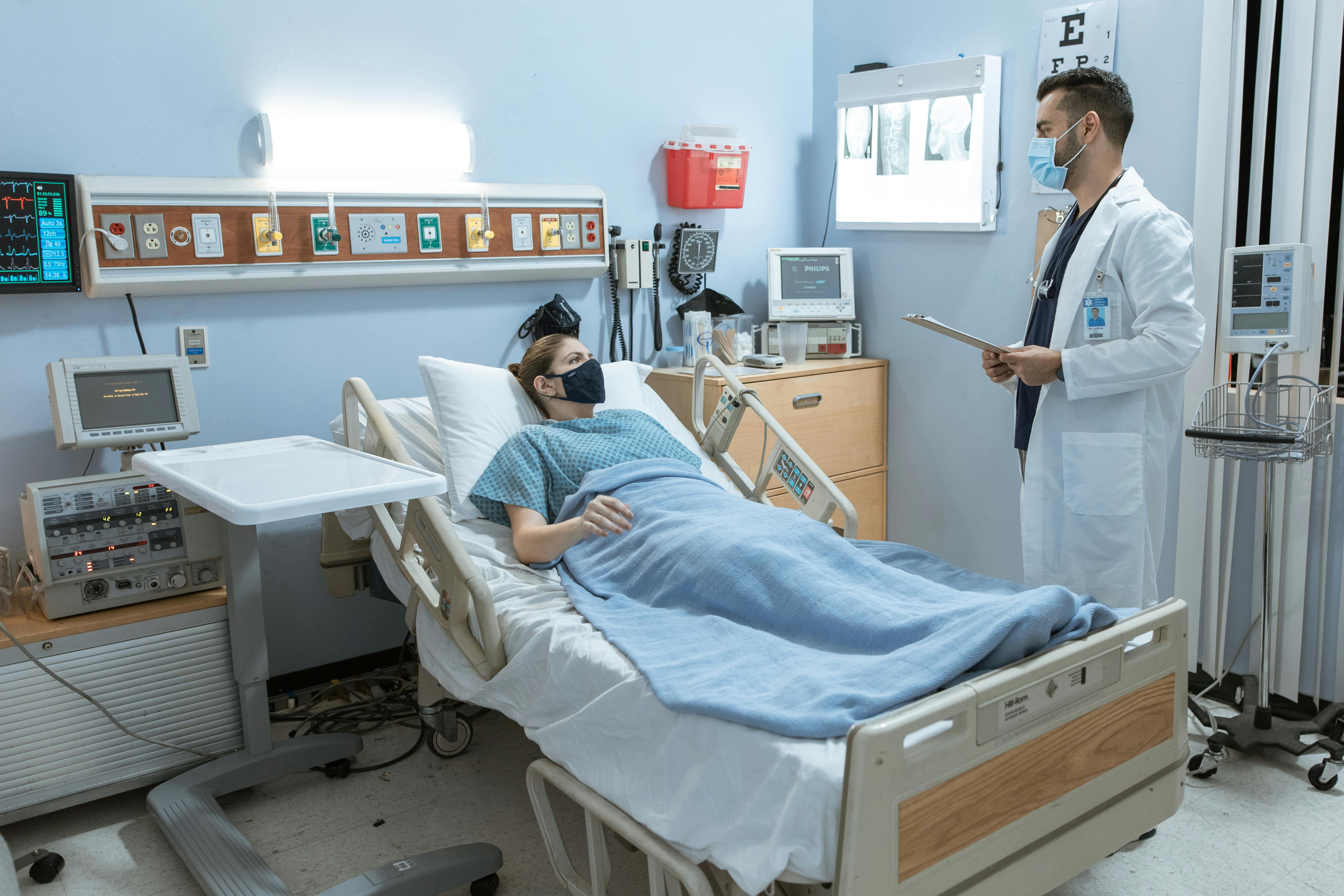 Doctor attending to a patient | Source: Pexels