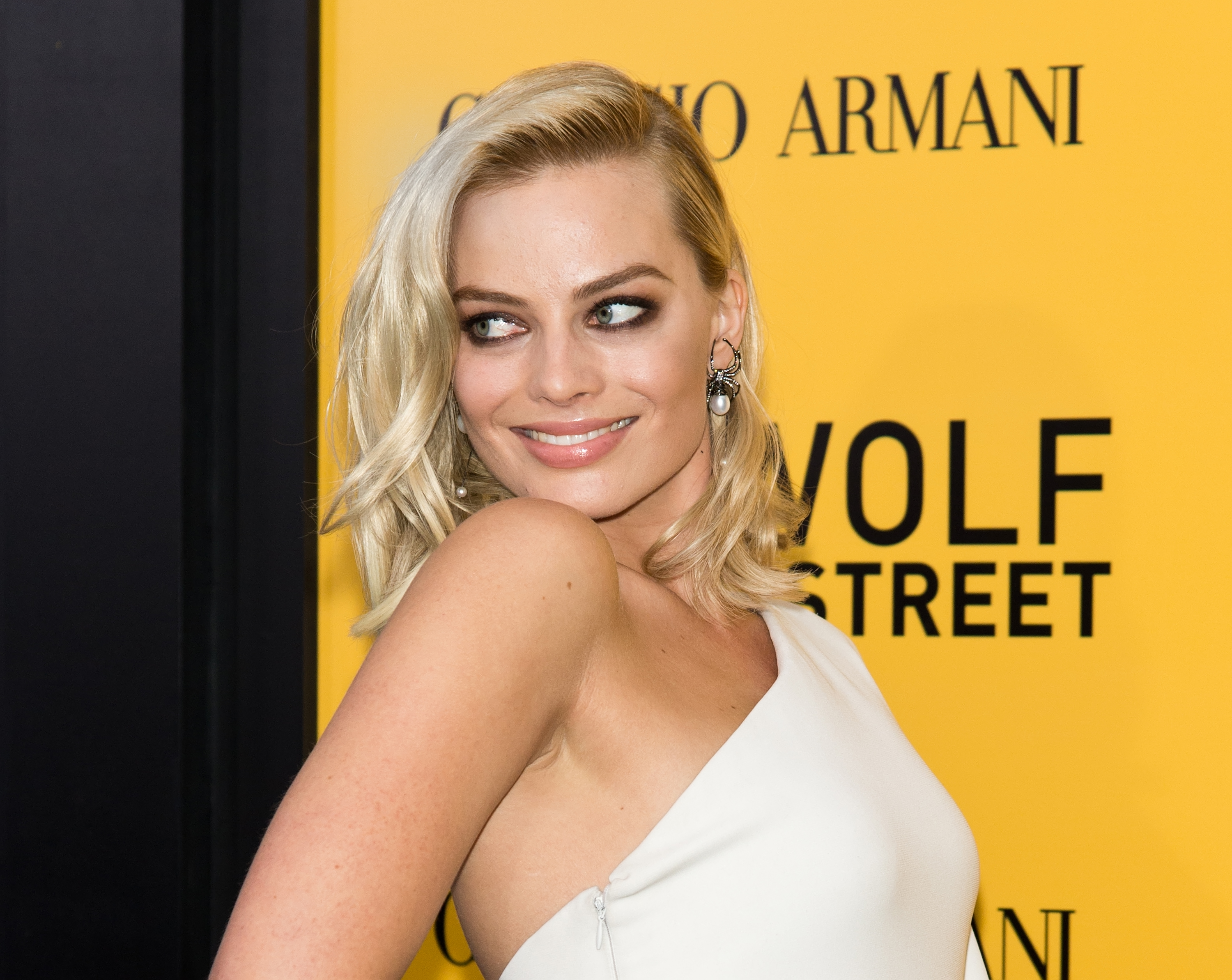 Margot Robbie attends the "The Wolf Of Wall Street" premiere at Ziegfeld Theater on December 17, 2013 in New York City. | Source: Getty Images