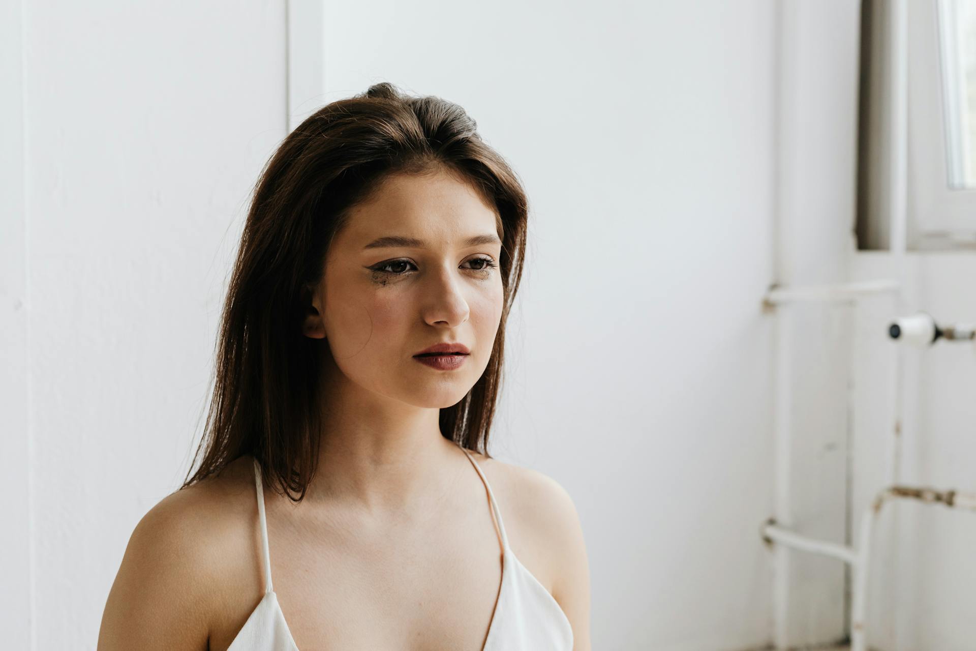 A woman glaring at someone | Source: Pexels