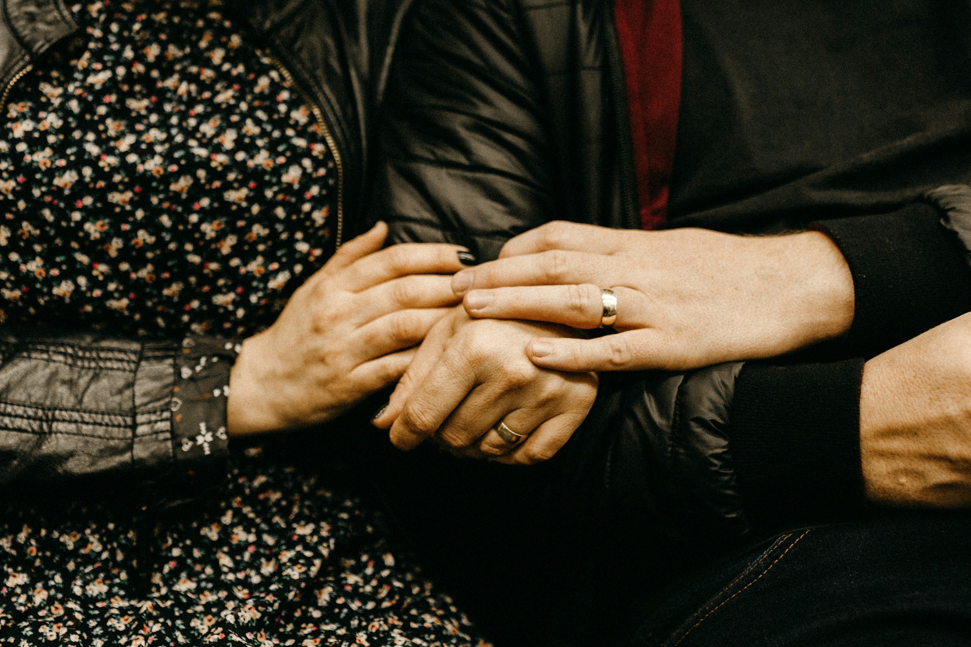 Close-up shot of a man comforting his partner | Source: Unsplash