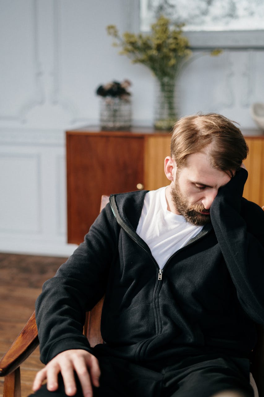 A man in deep distress | Source: Pexels