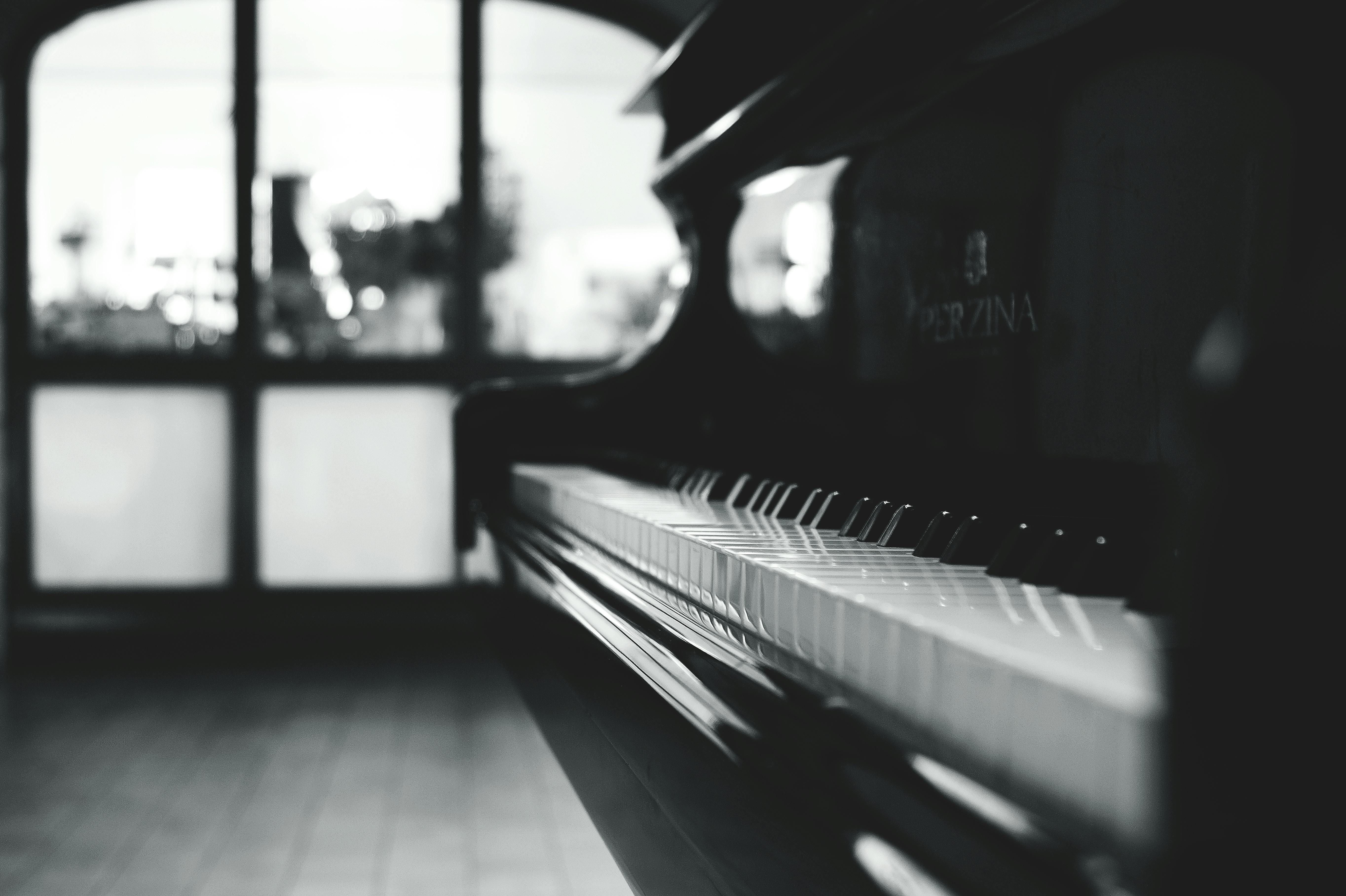 A black piano | Source: Pexels