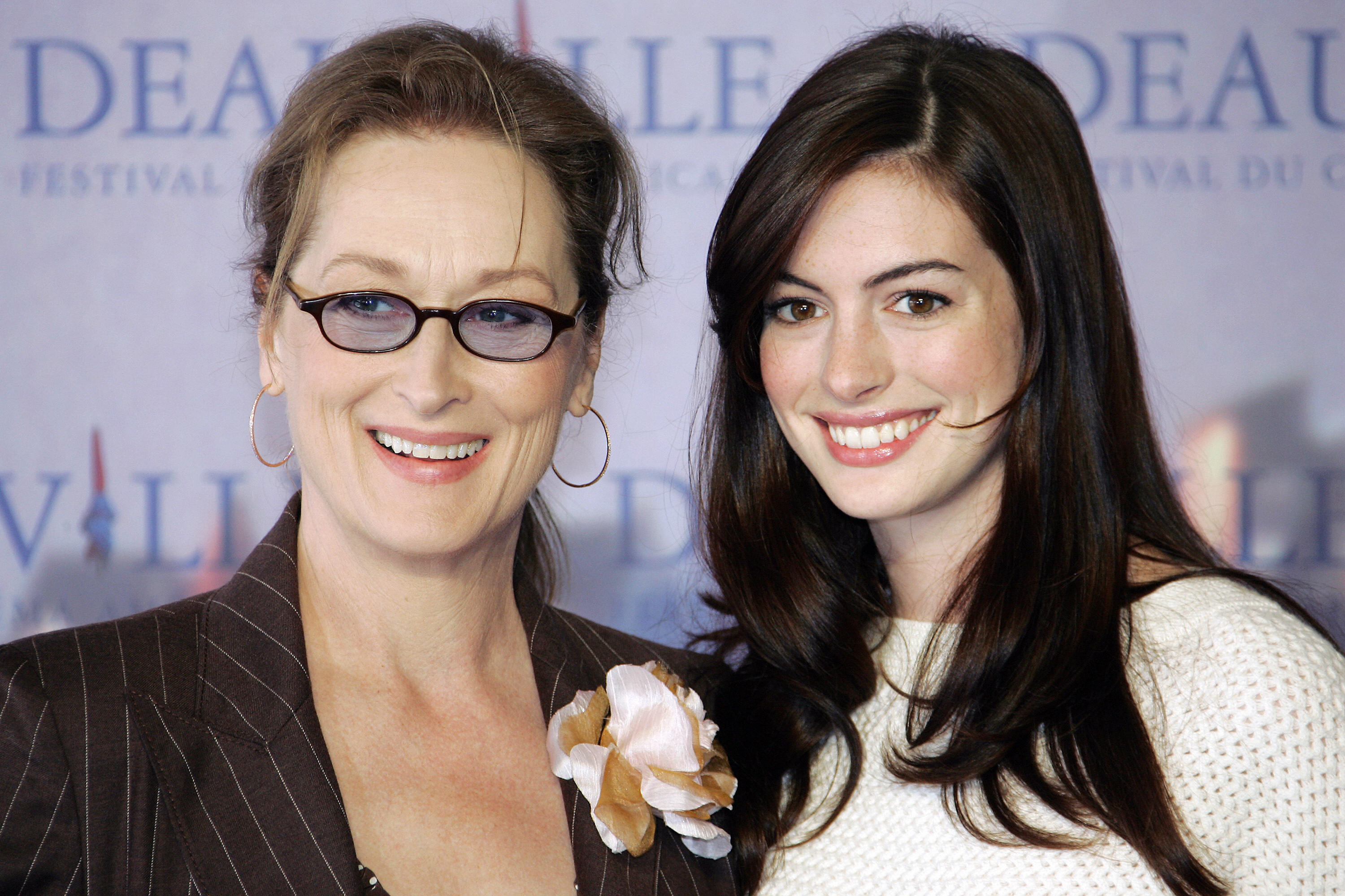 Meryl Streep and Anne Hathaway during a photocall of their film "The Devil Wears Prada" on September 9, 2006 | Source: Getty Images