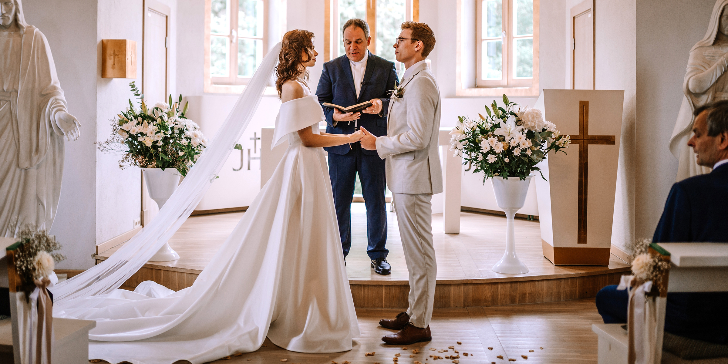 A couple on their wedding day | Source: Shutterstock