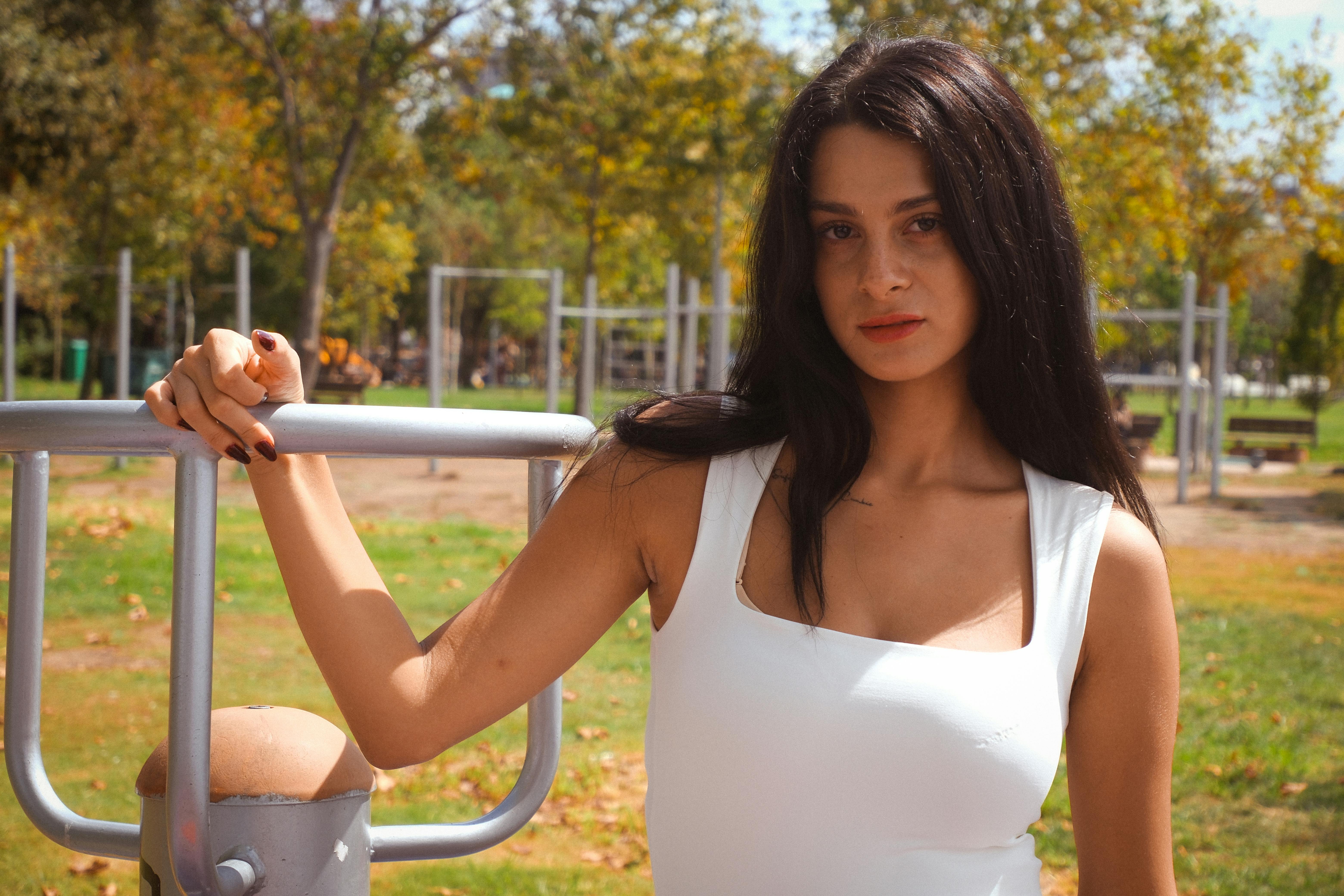 Woman posing outdoors | Source: Pexels