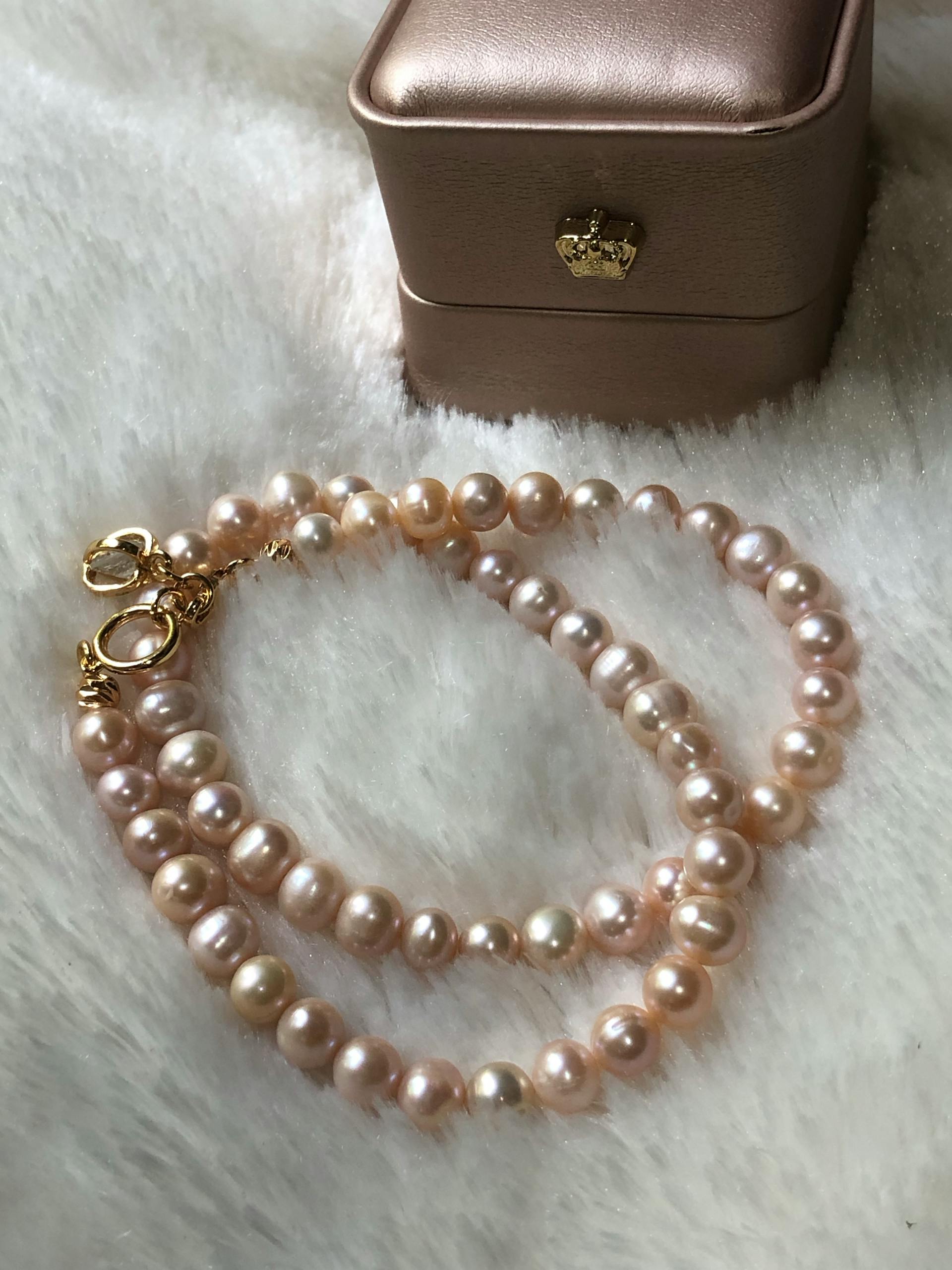 A pearl necklace | Source: Pexels