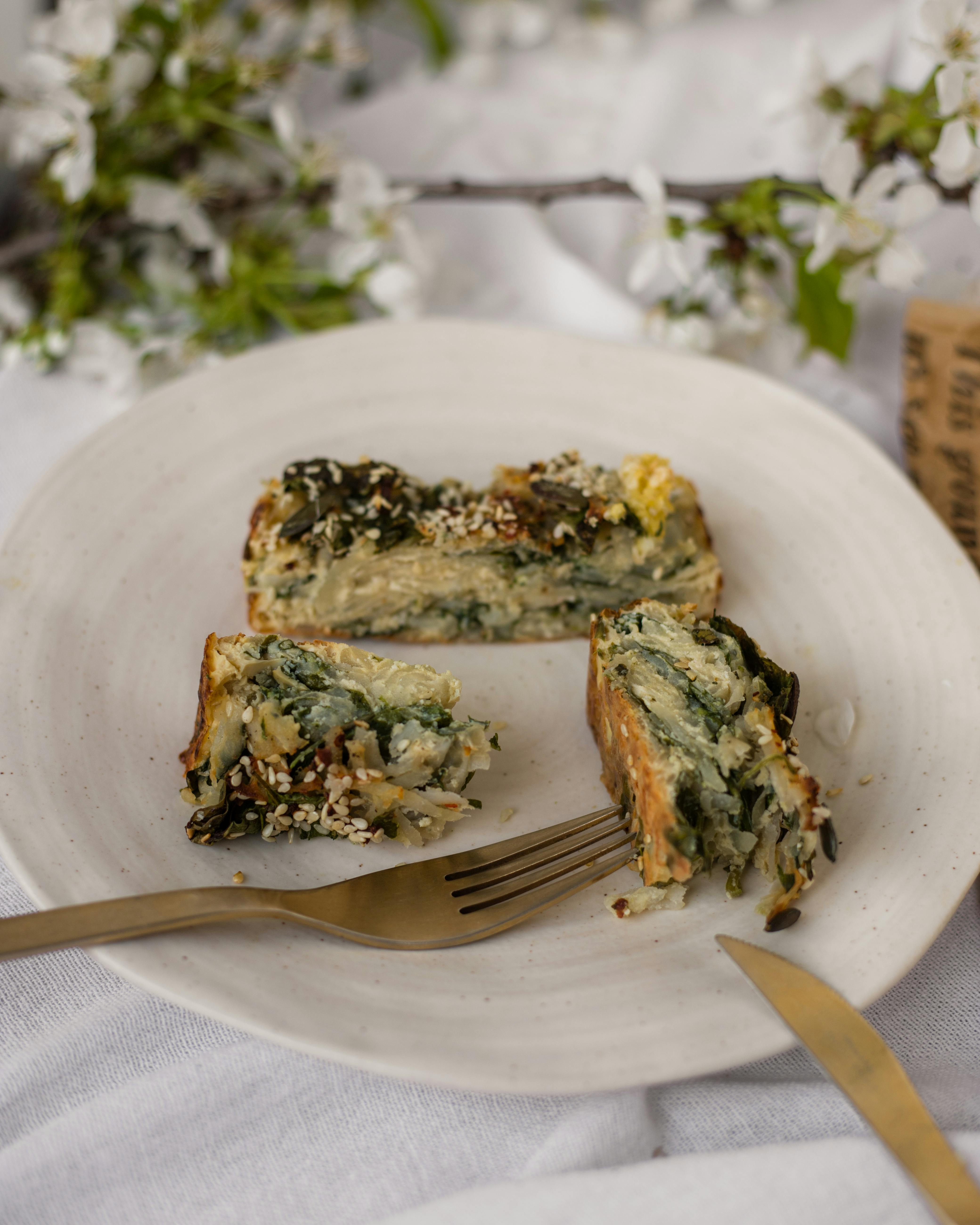 Cutlery and food on a plate | Source: Pexels