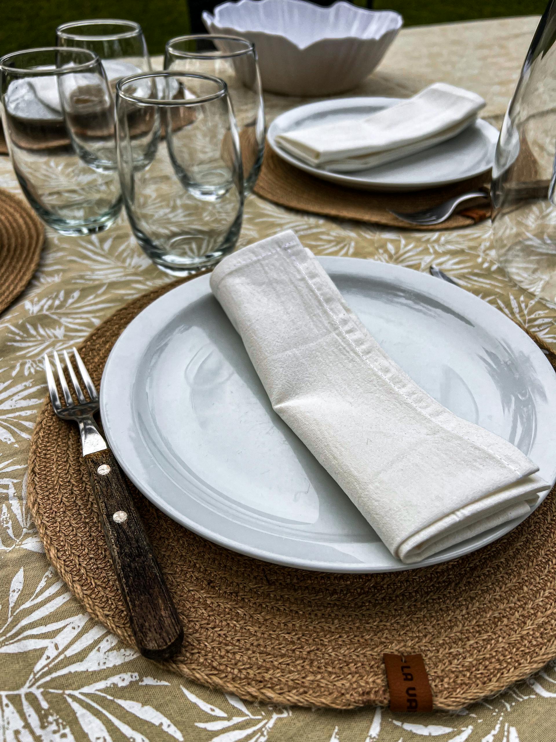 A napkin on a plate | Source: Pexels