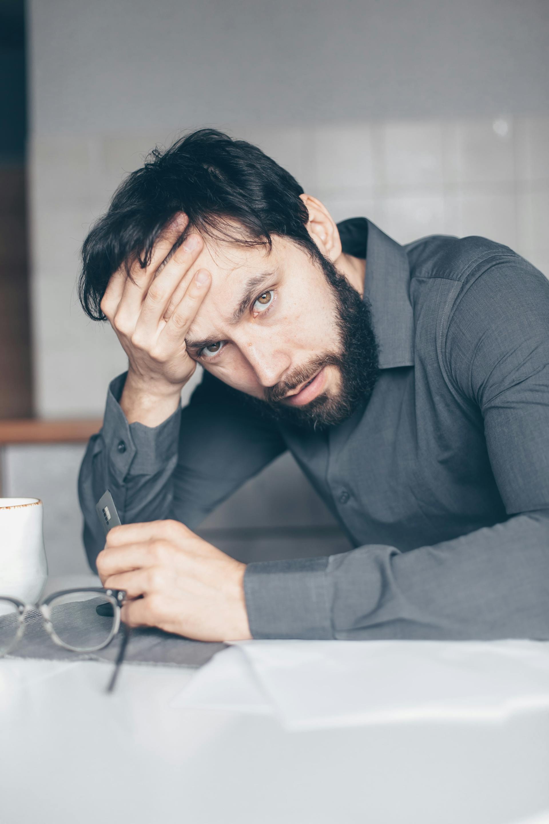 An earnest man looking at someone | Source: Pexels