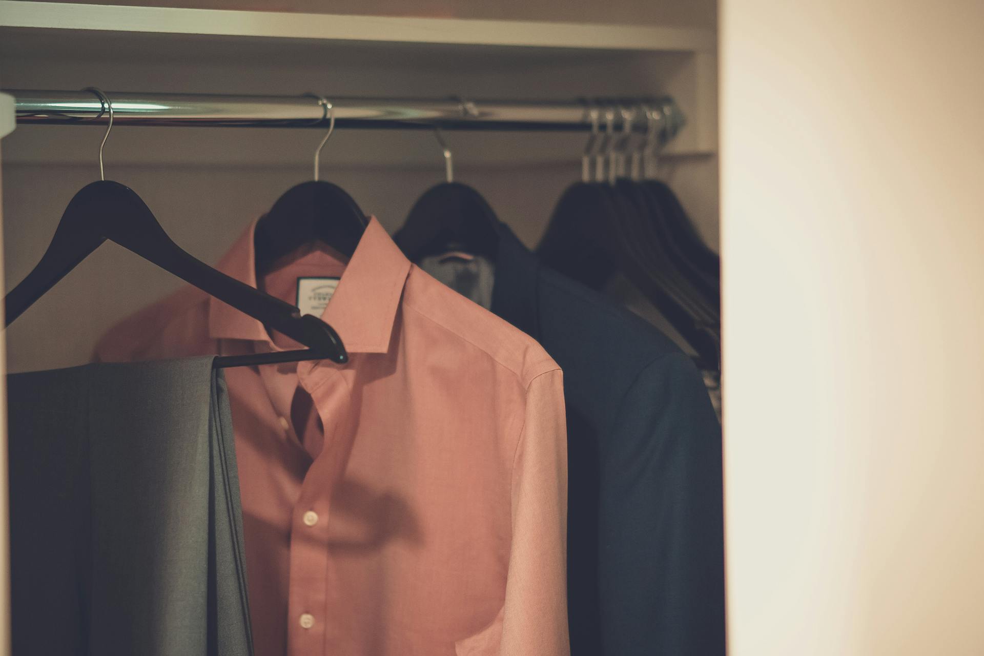 Clothes in a closet | Source: Pexels