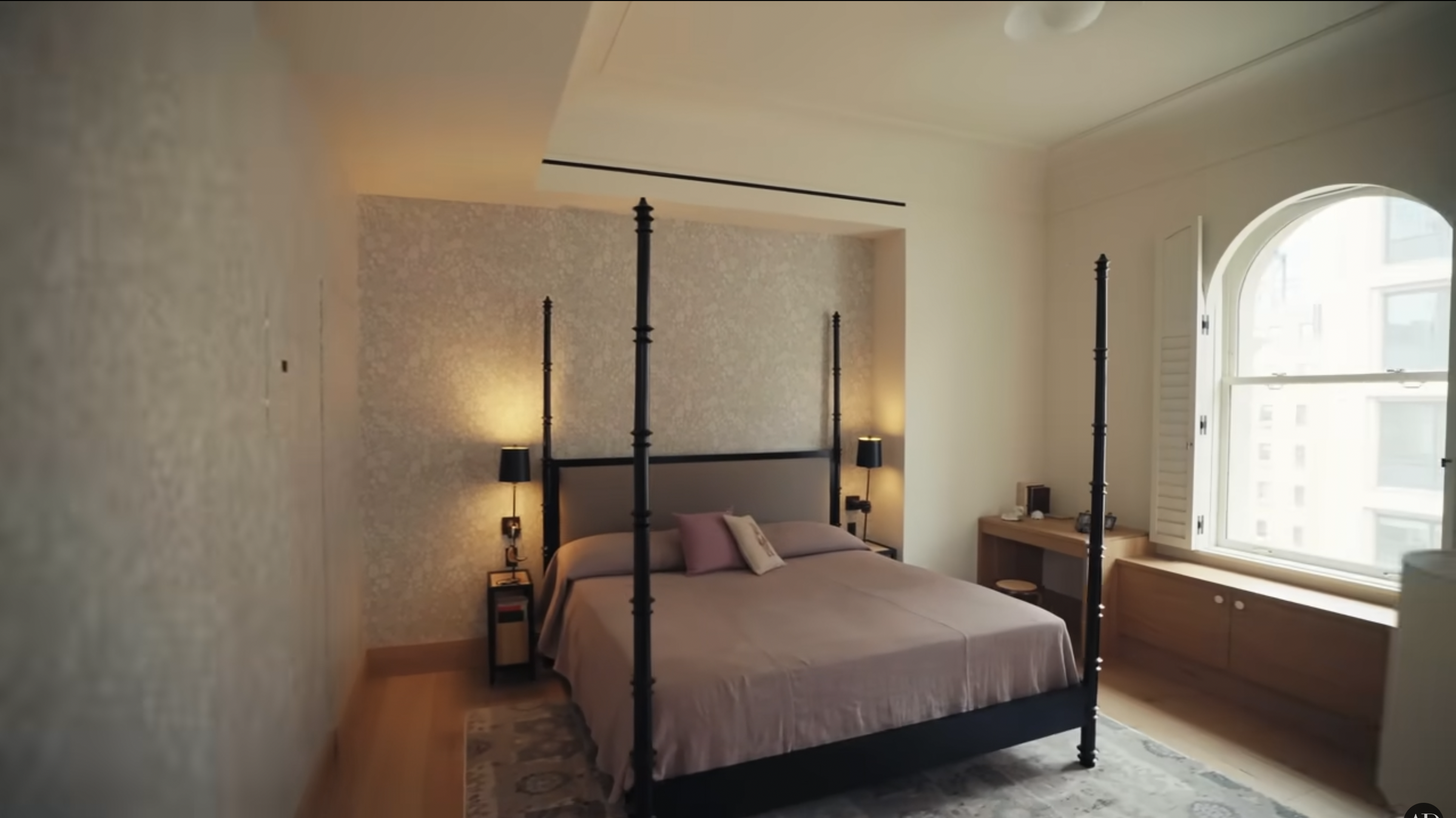 A bedroom at Amanda Seyfried's New York apartment | Source: youtube/architecturaldigest