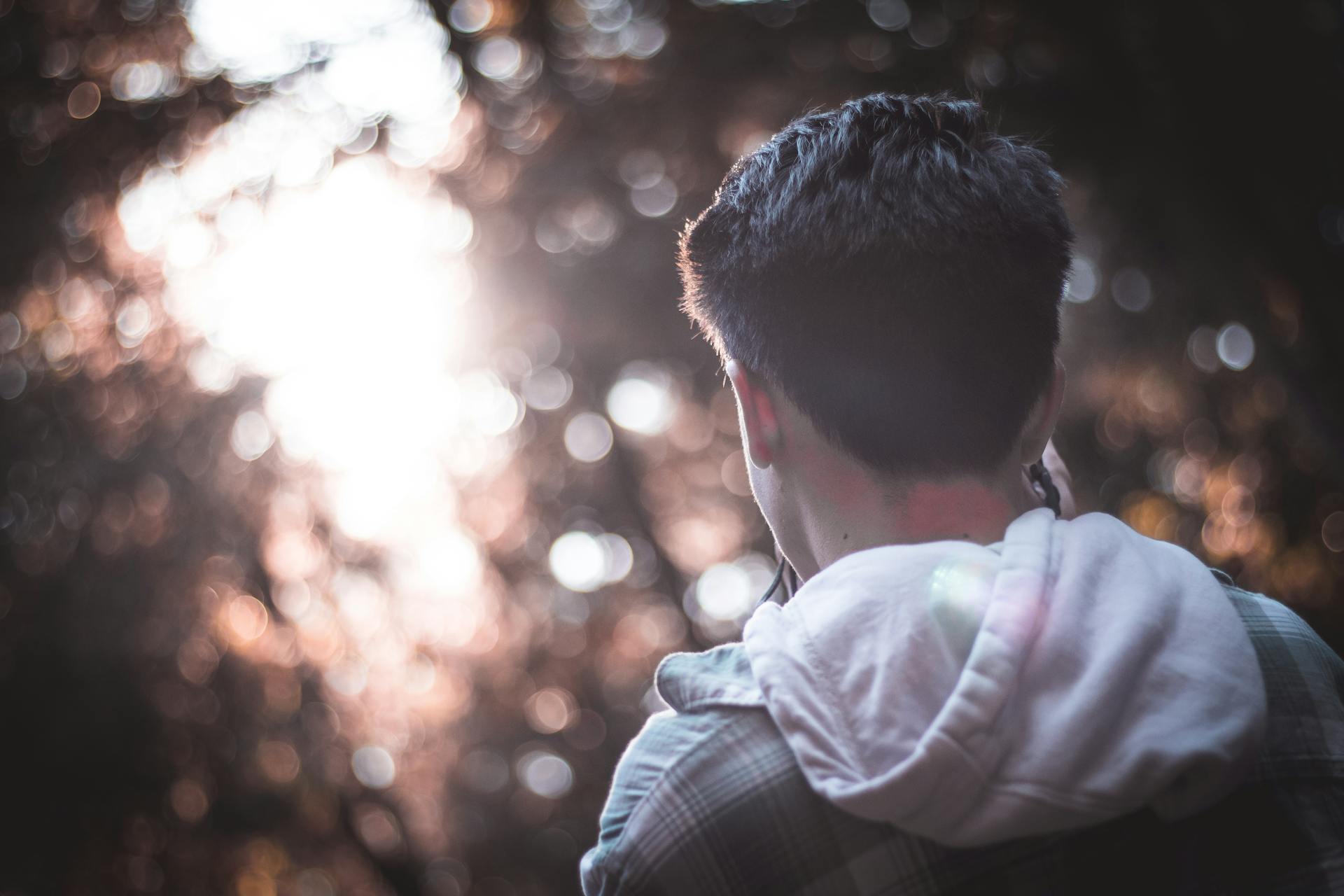 A back view shot of a boy | Source: Pexels