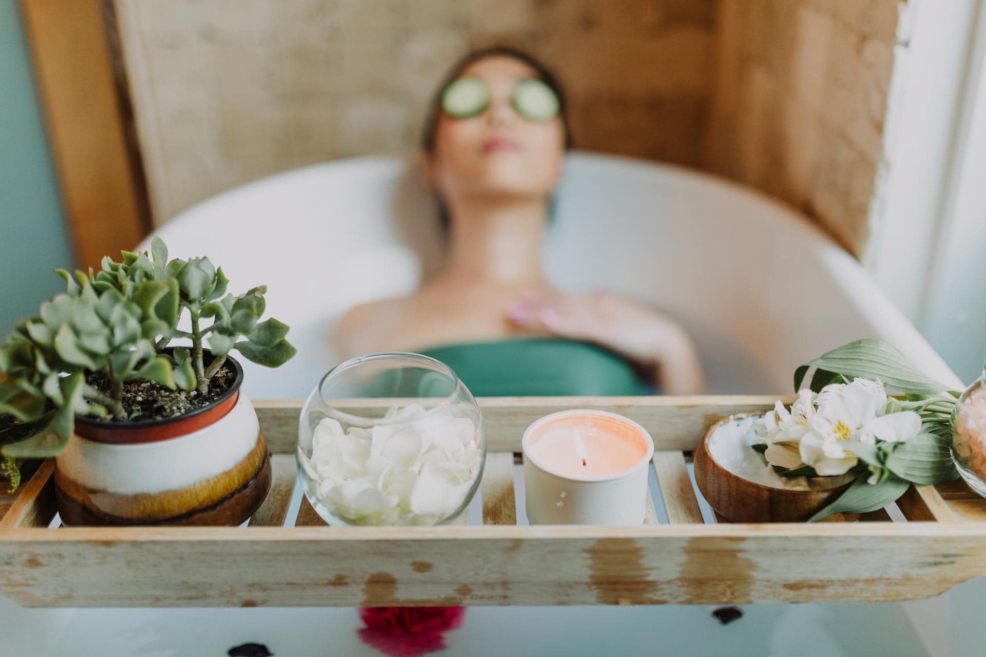 A woman getting a spa treatment | Source: Pexels
