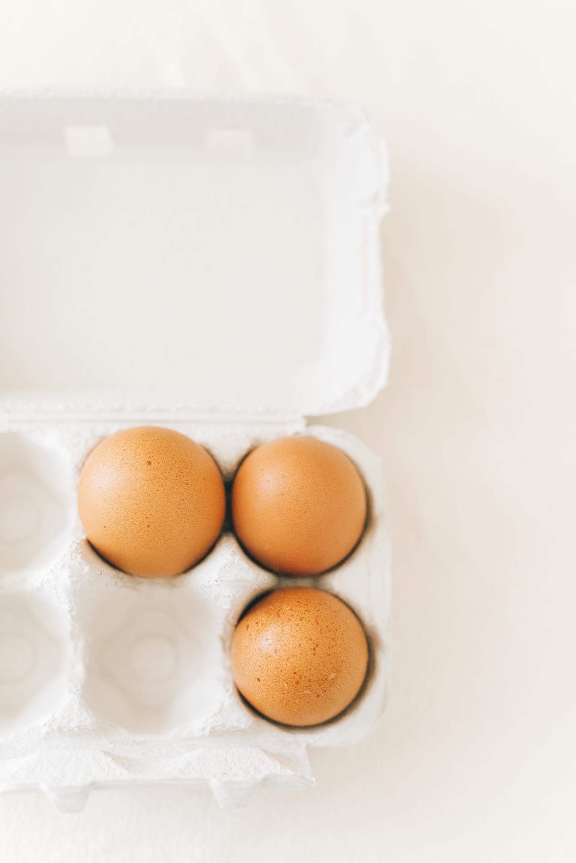 Brown eggs in a carton | Source: Pexels