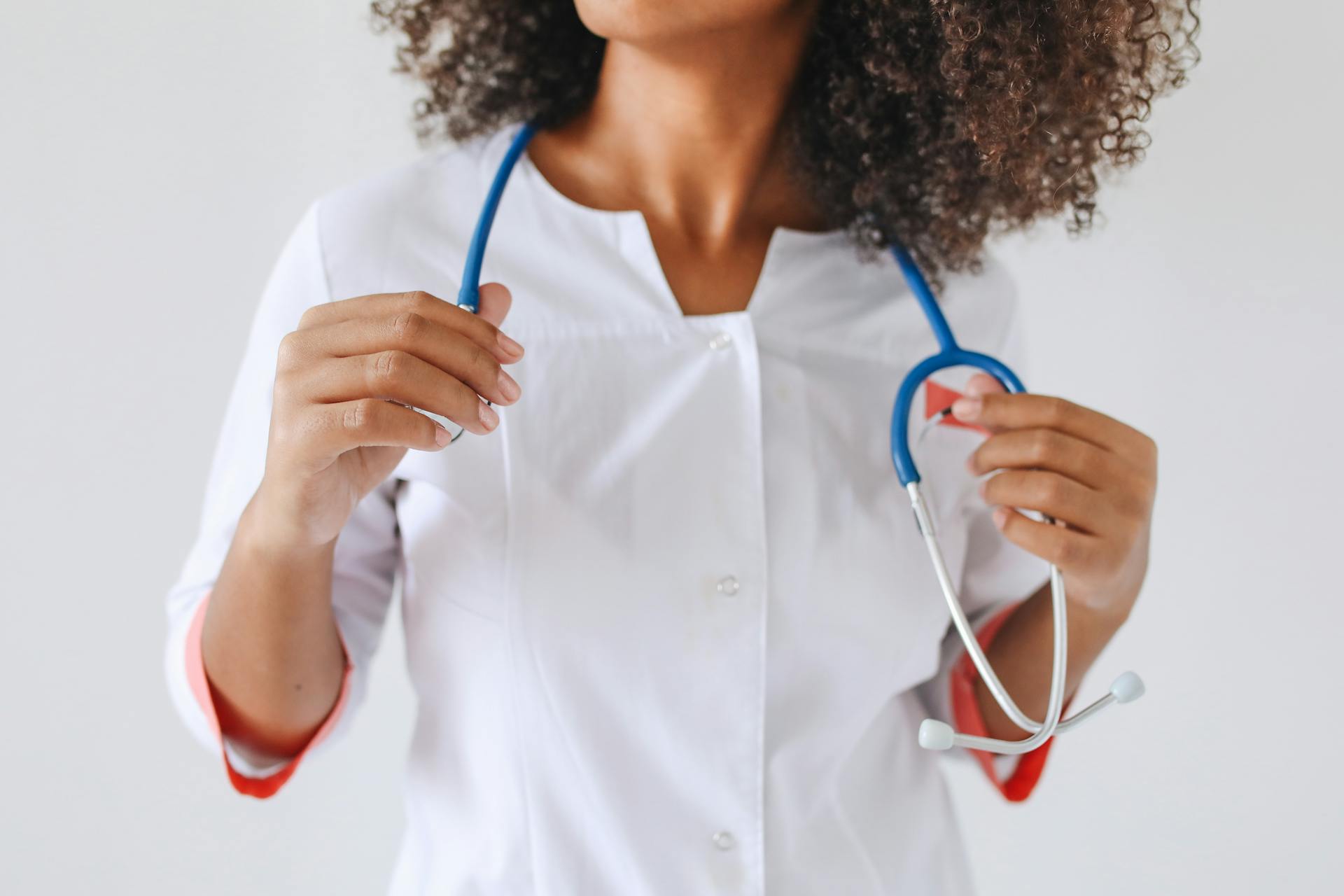 A nurse shrugging | Source: Pexels