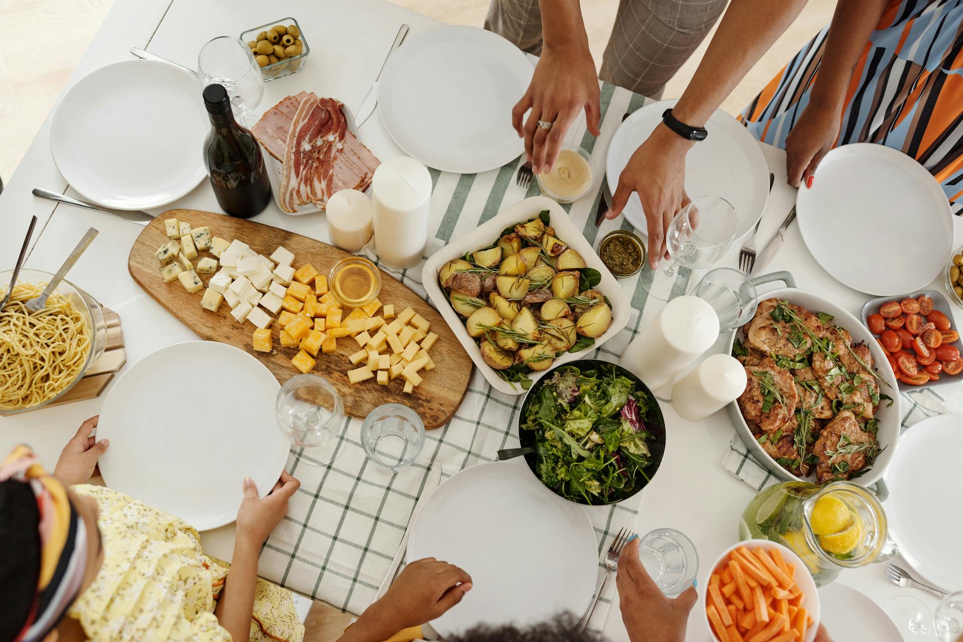 A dinner table | Source: Pexels