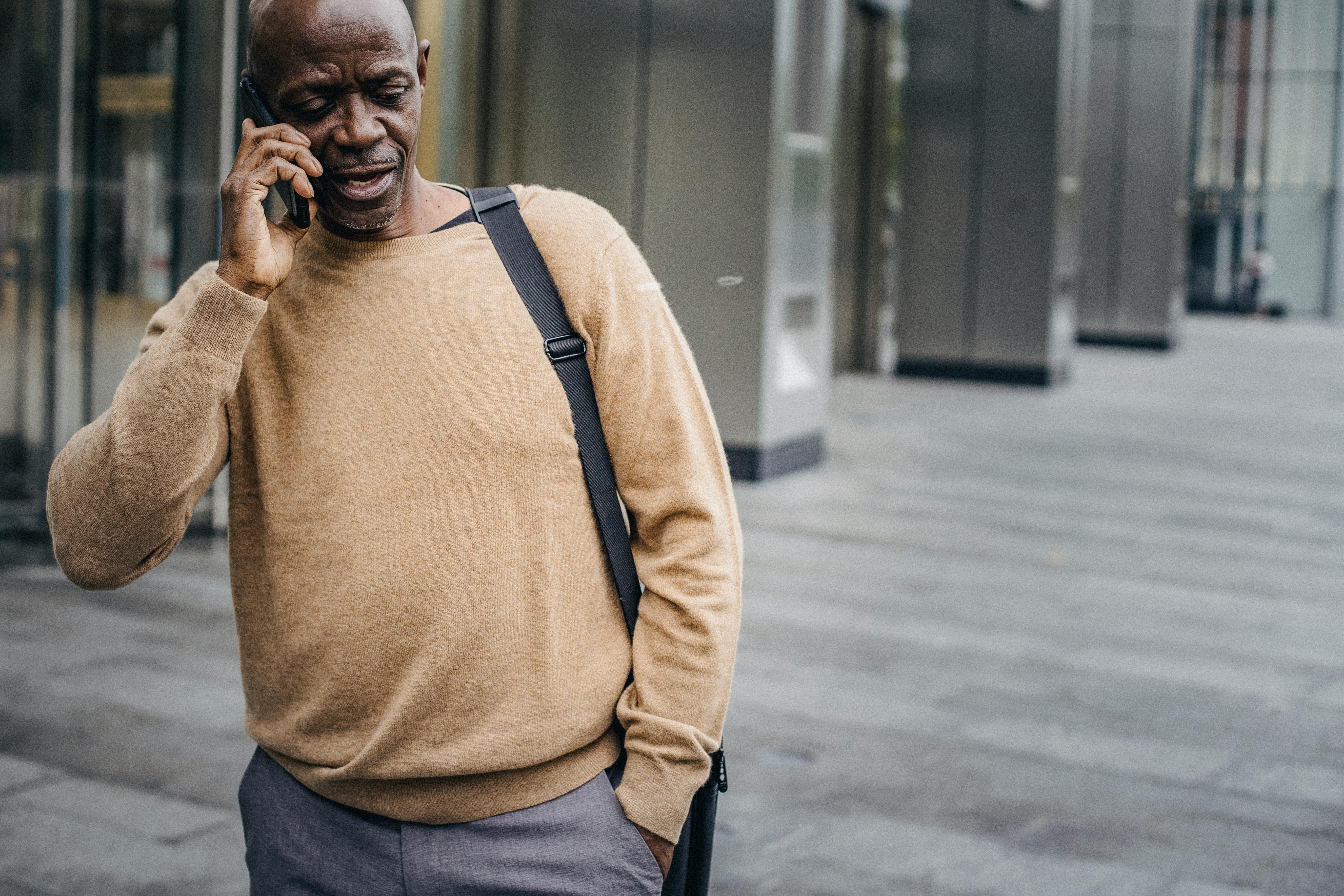 A man on a call | Source: Pexels