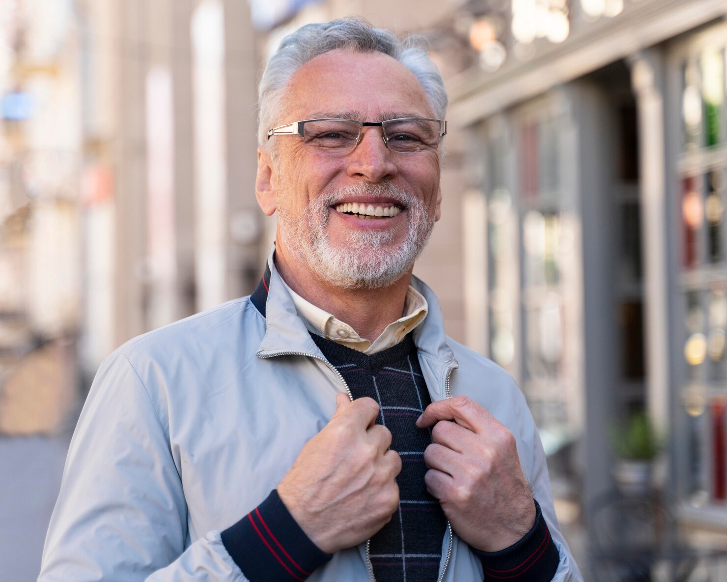 A smiling elderly man | Source: Freepik