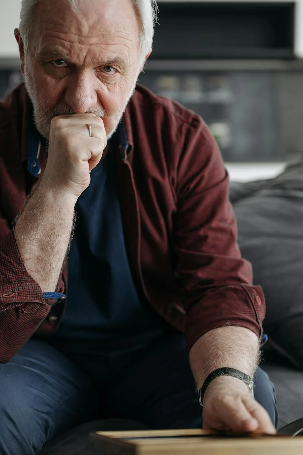 A sad middle-aged man | Source: Pexels