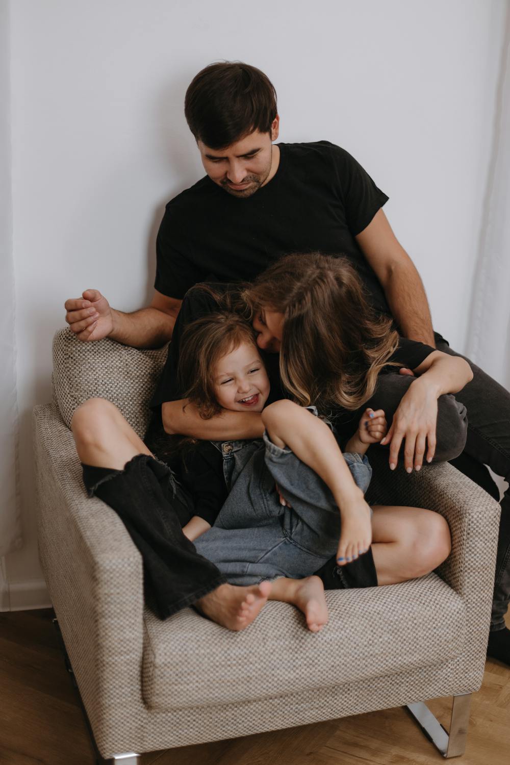 A happy family | Source: Pexels