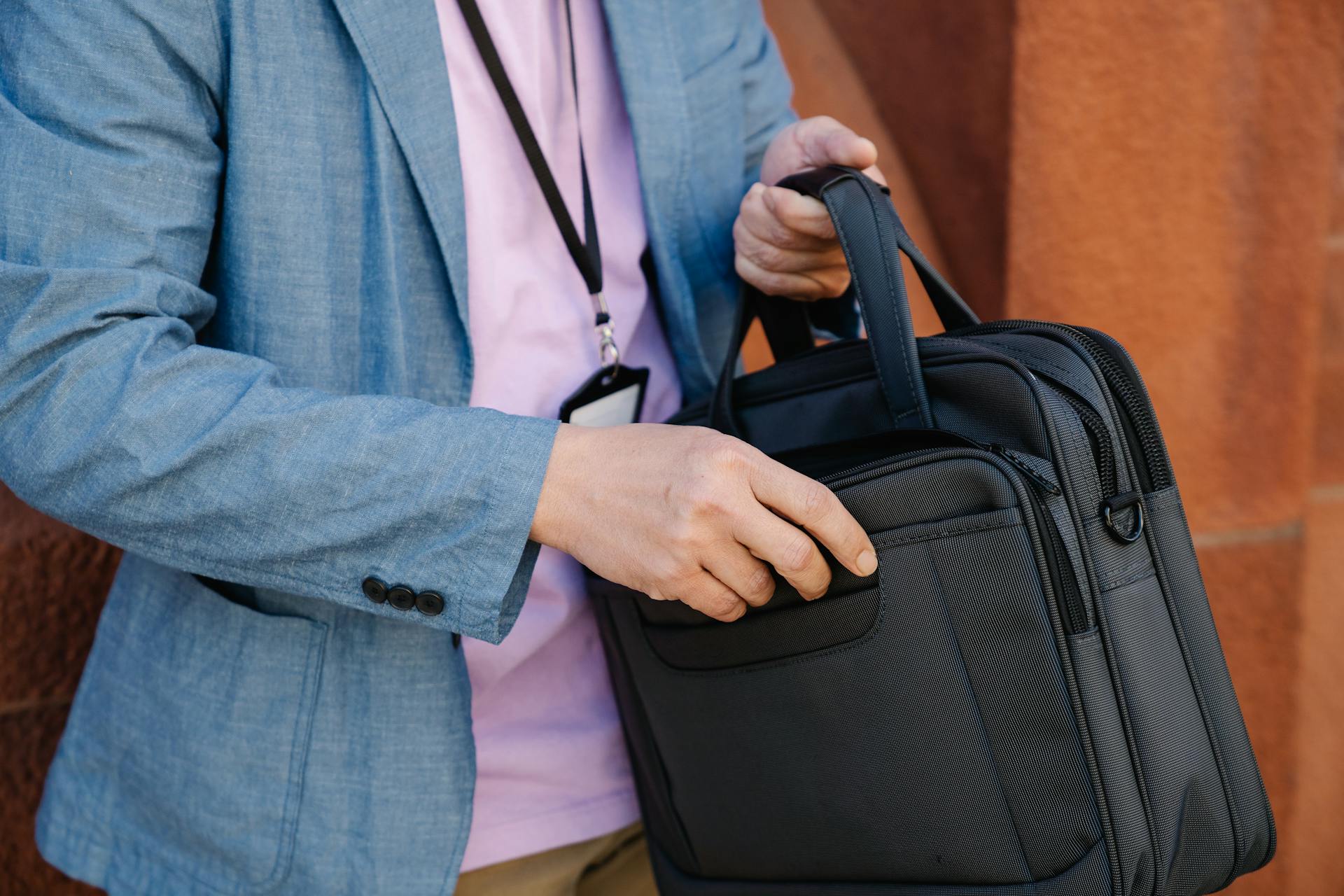 A man with a briefcase bag | Source: Pexels