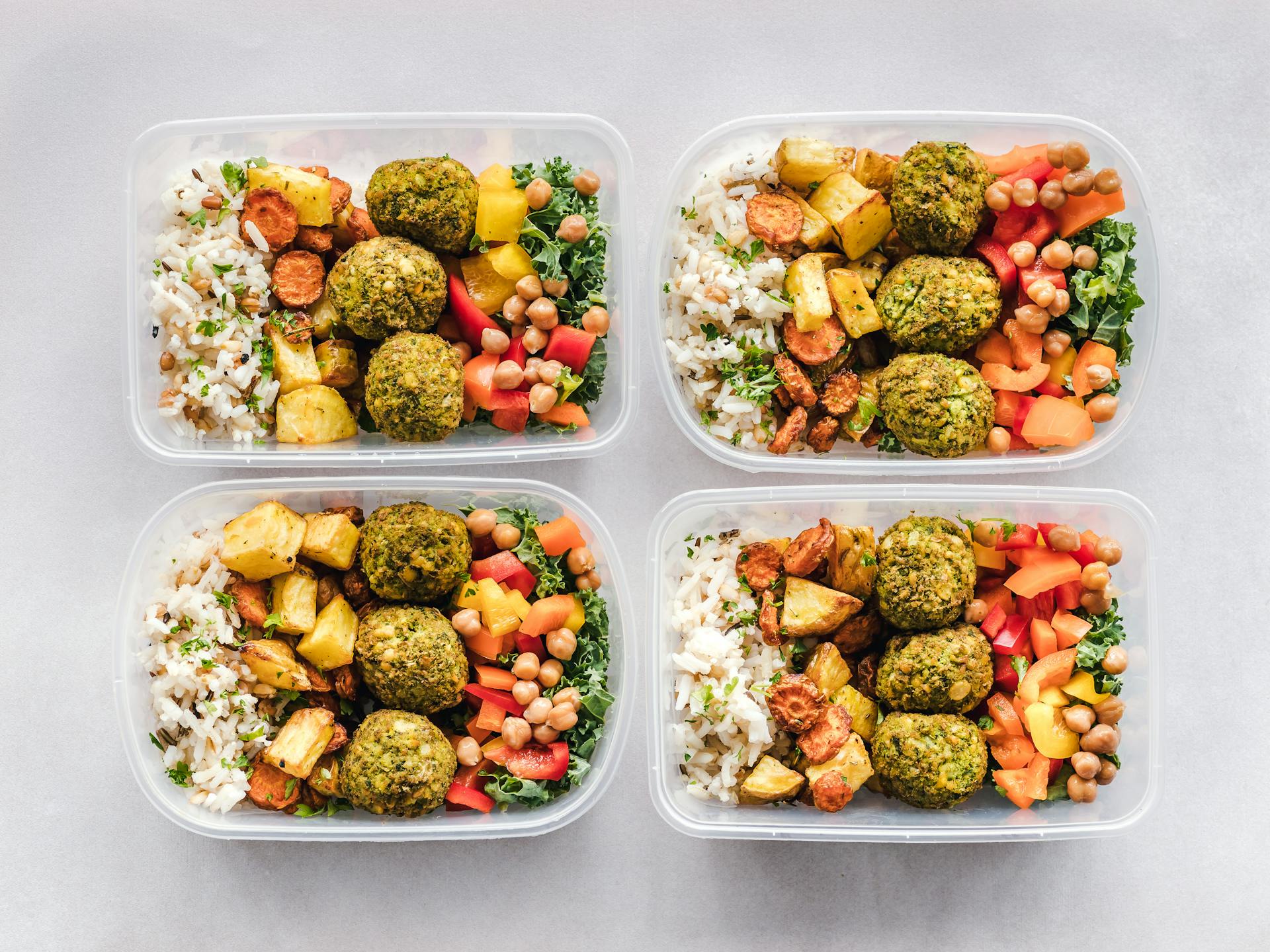 Containers filled with prepared meals | Source: Pexels