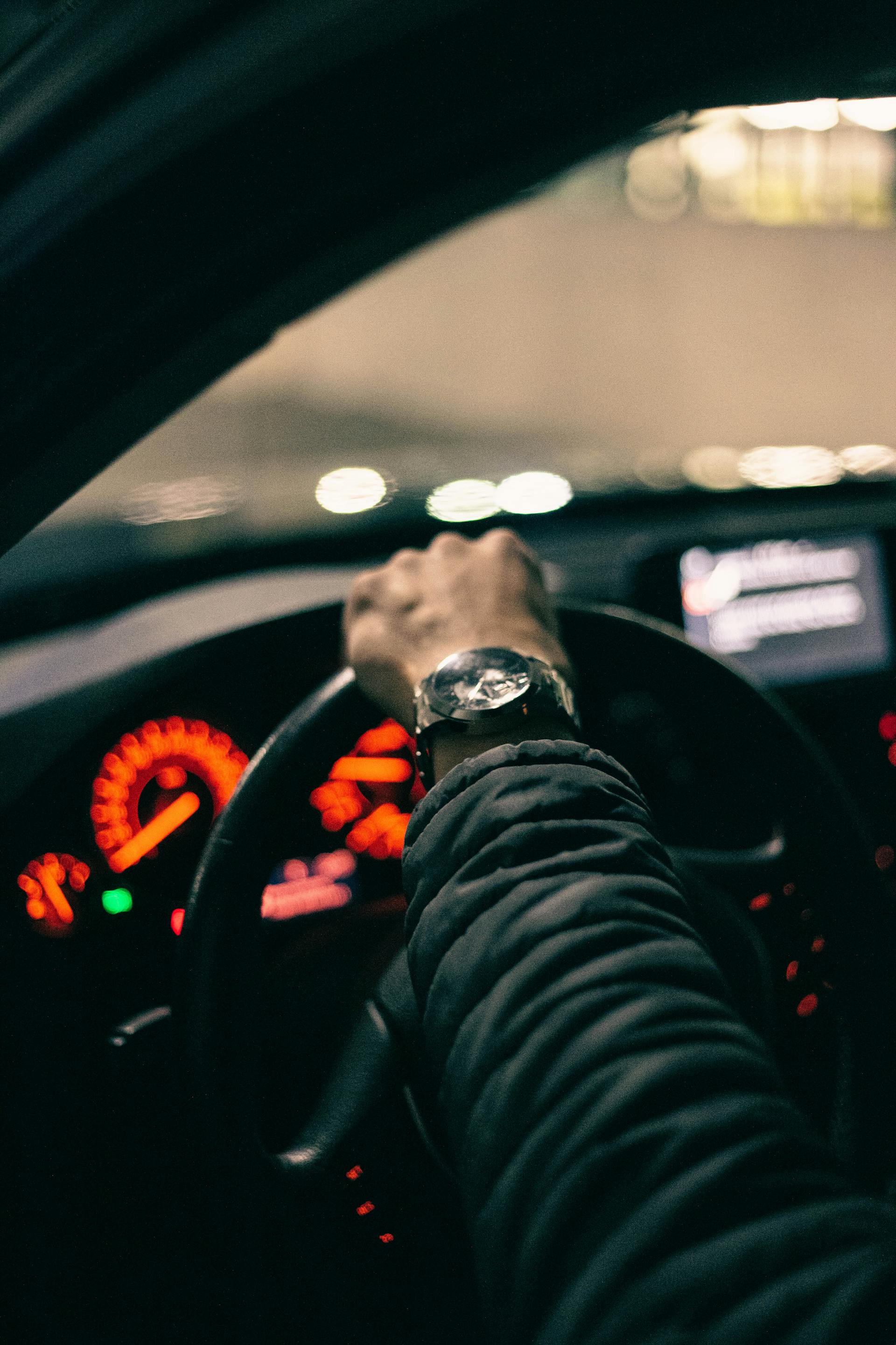 A man driving a car | Source: Pexels