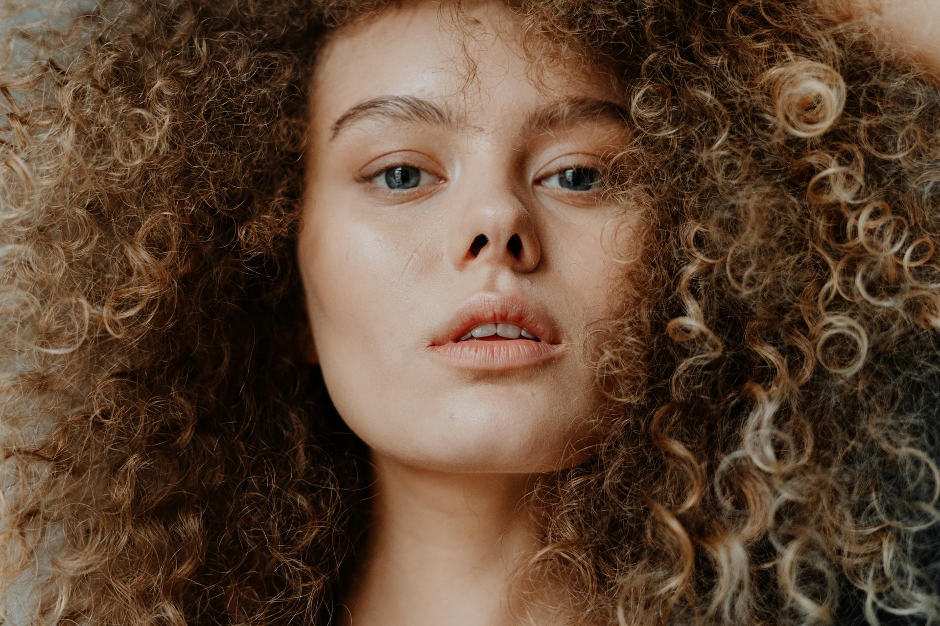 A shocked woman | Source: Pexels
