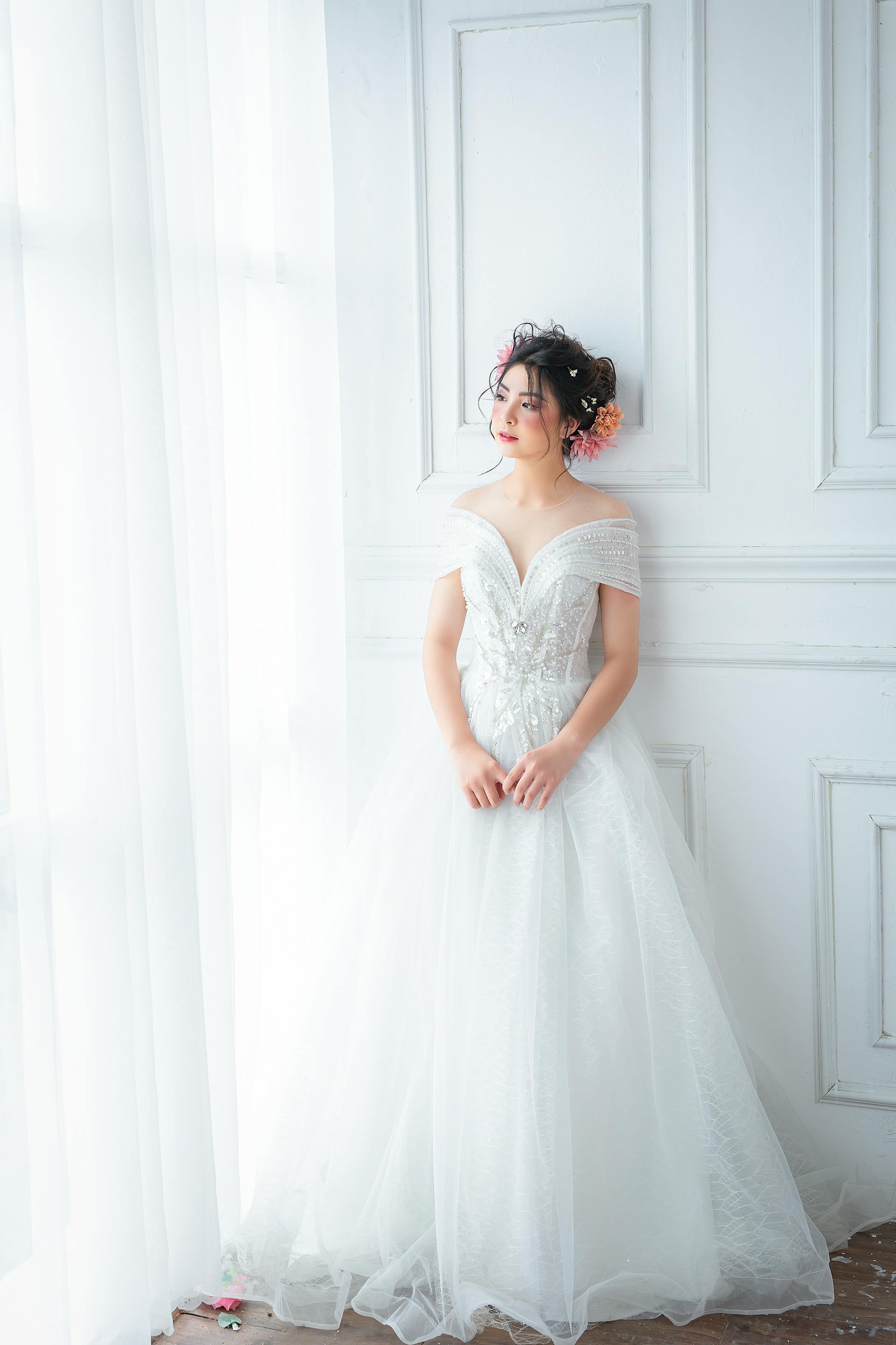 A nervous-looking bride | Source: Pexels