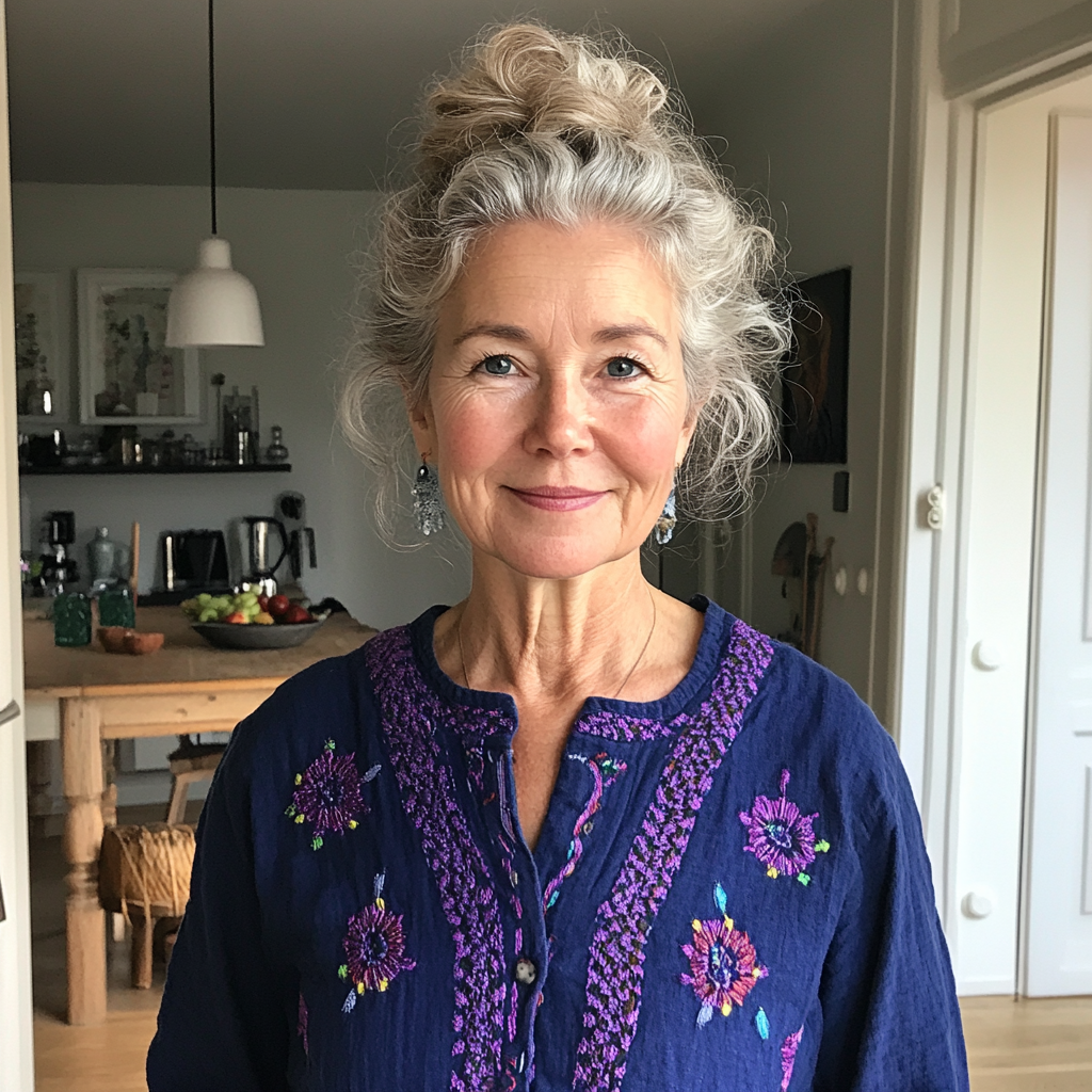 A smiling older woman | Source: Midjourney