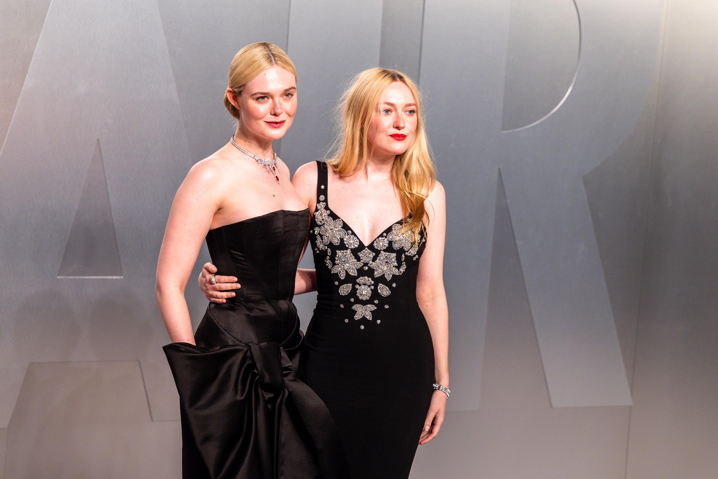Elle Fanning and Dakota Fanning attends The Vanity Fair Oscar party held at the LACMA's new David Geffen Galleries in Los Angeles, California on Sunday, March 15, 2026. | Source: Getty Images