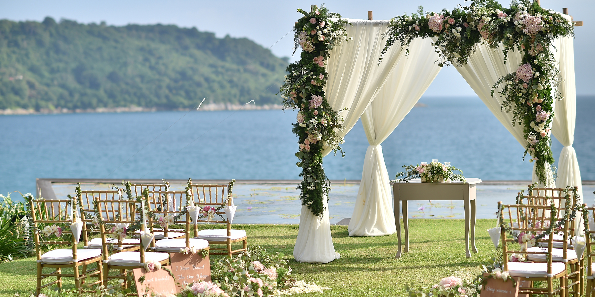 An outdoor wedding venue | Source: Shutterstock