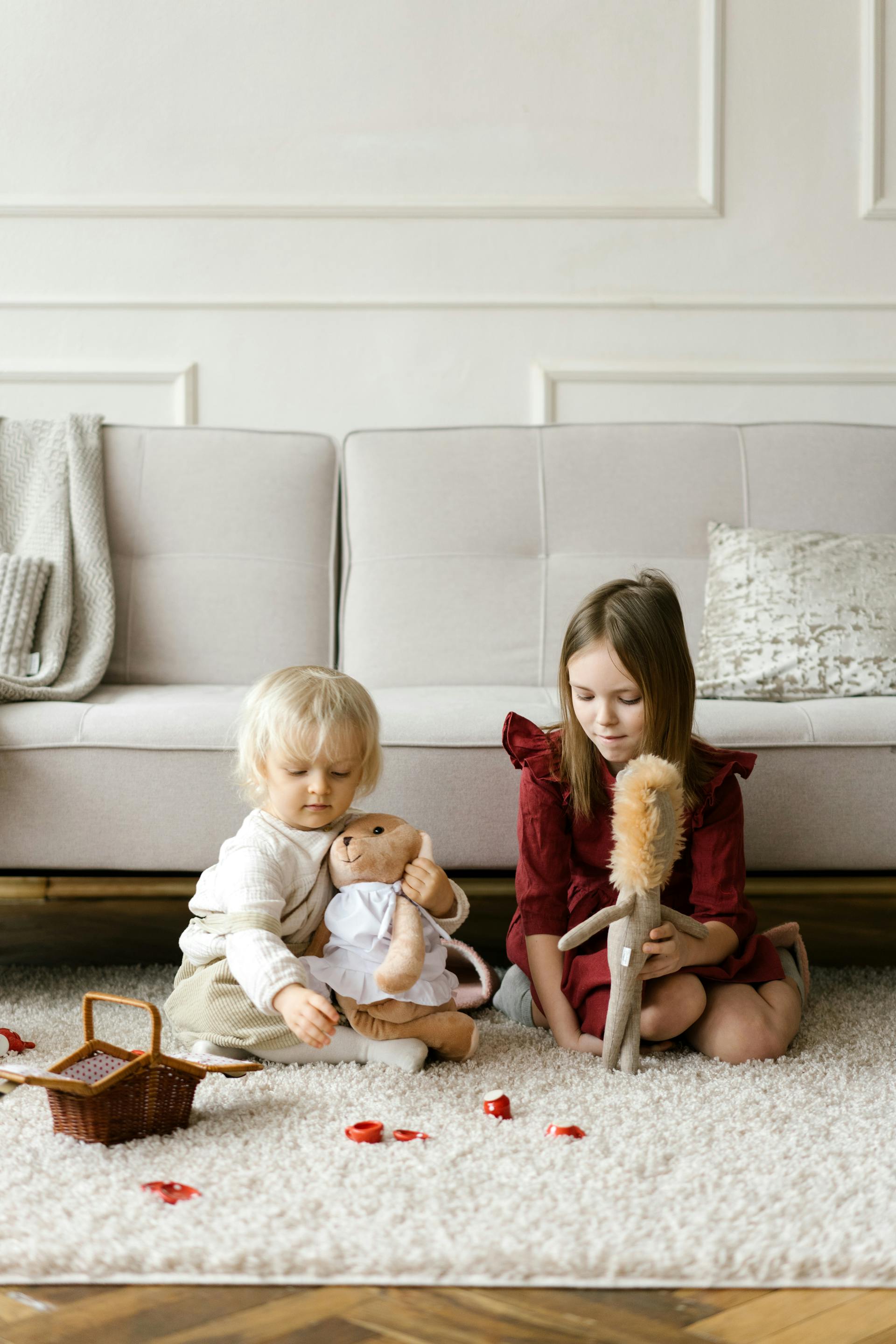 Two girls playing together | Source: Pexels