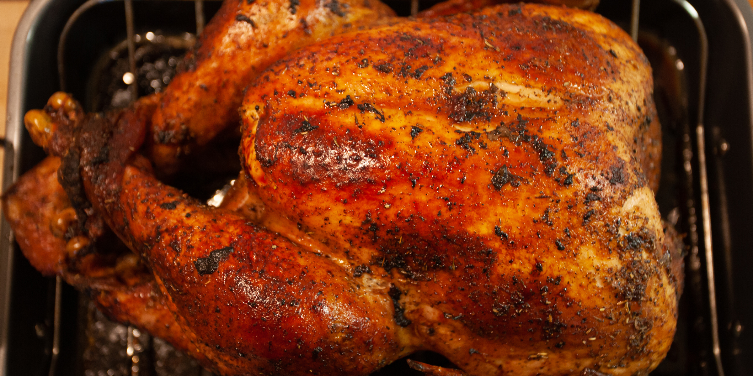A close up of a roasted chicken | Source: Shutterstock