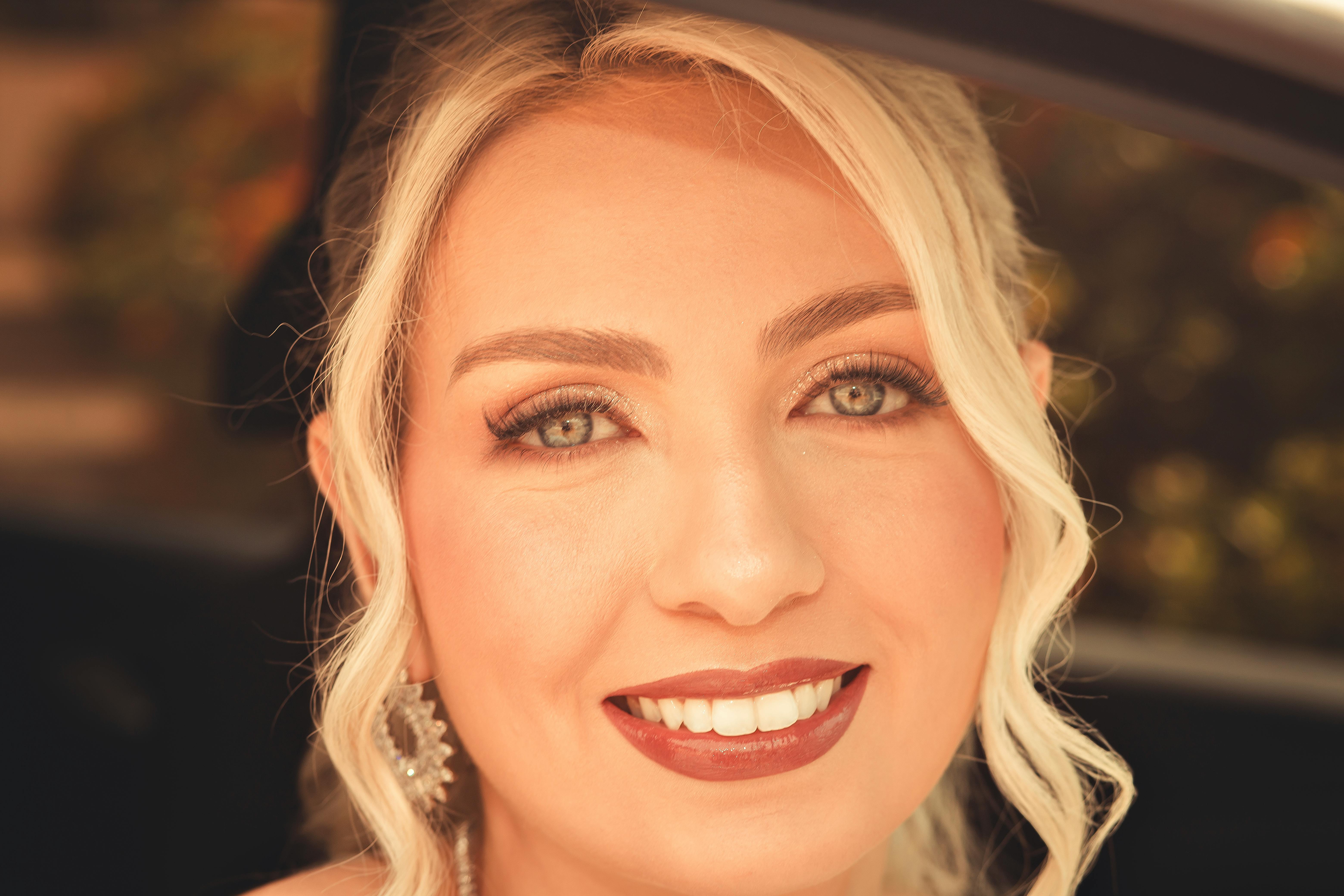 A close-up of a happy woman | Source: Pexels